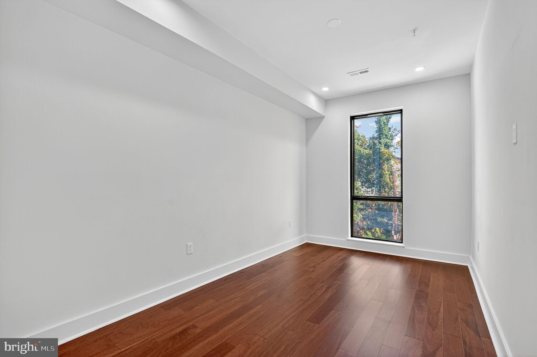 TAKOMA - Residential Income