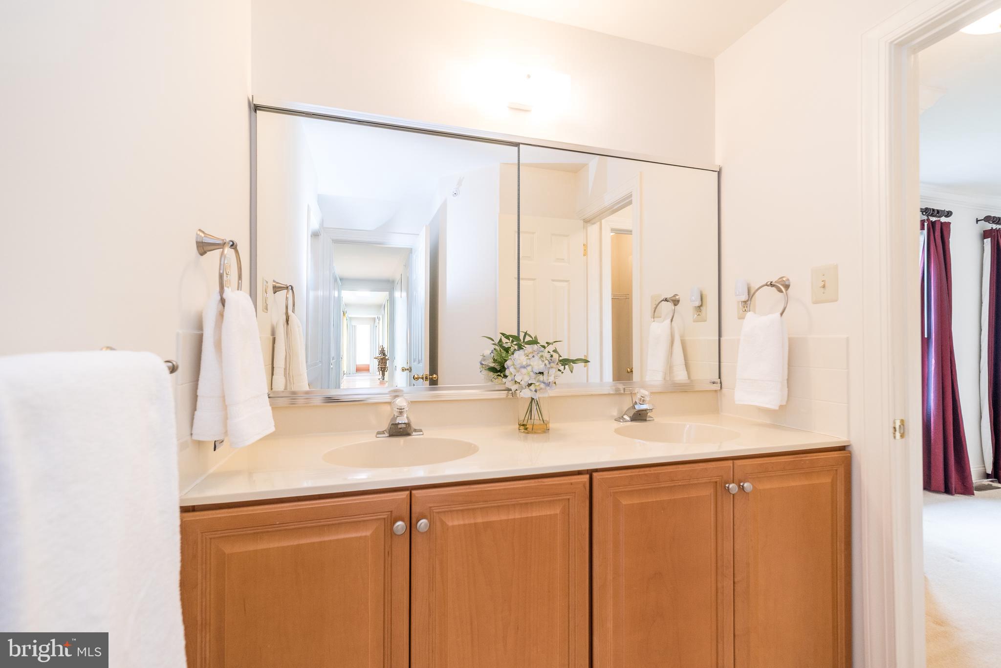 DARK HOLLOW - Residential