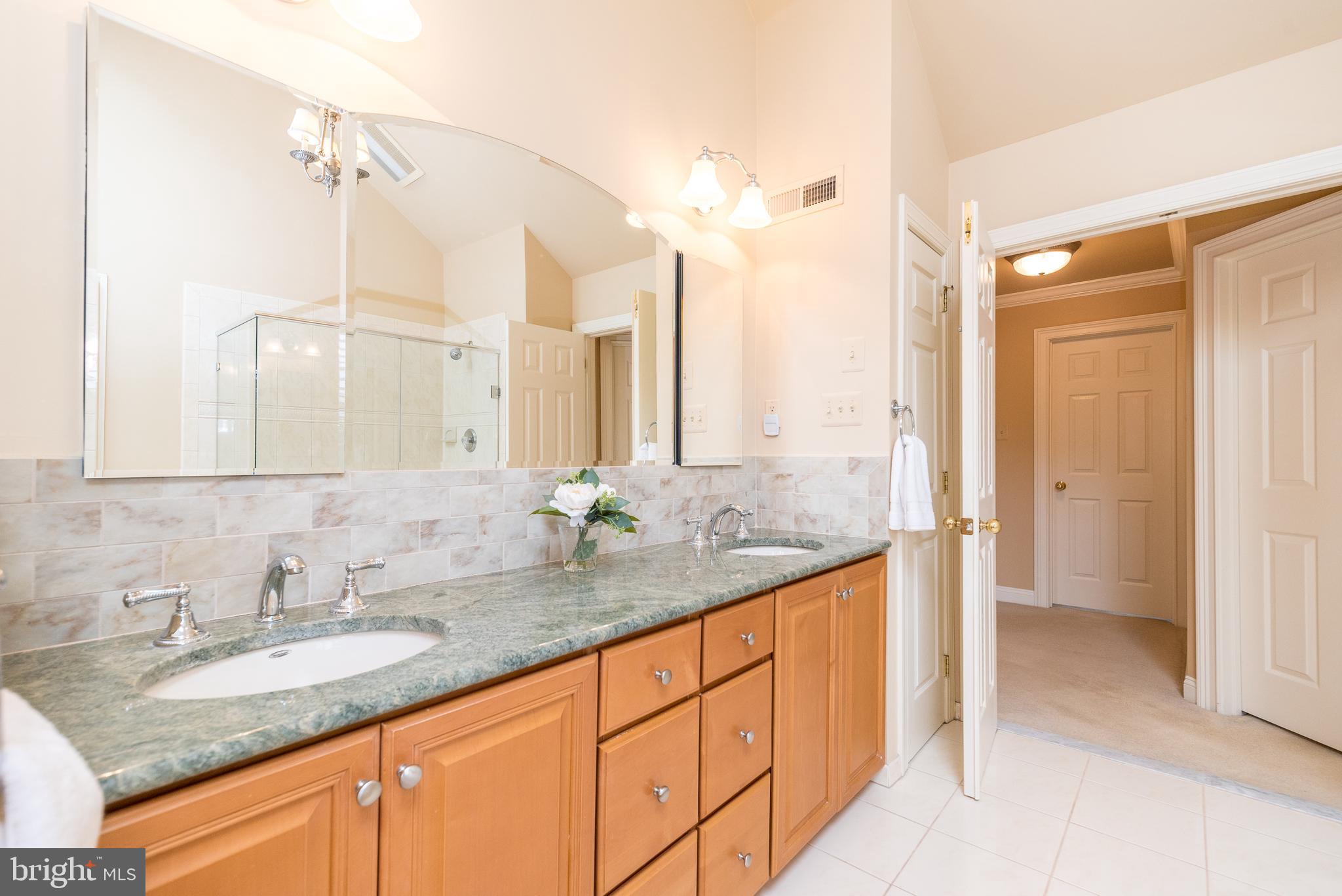 DARK HOLLOW - Residential