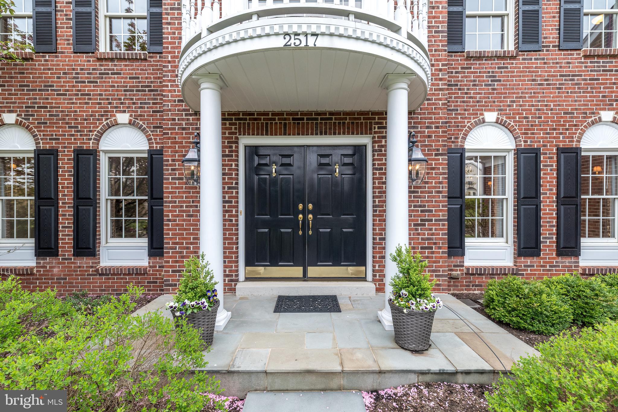 DARK HOLLOW - Residential