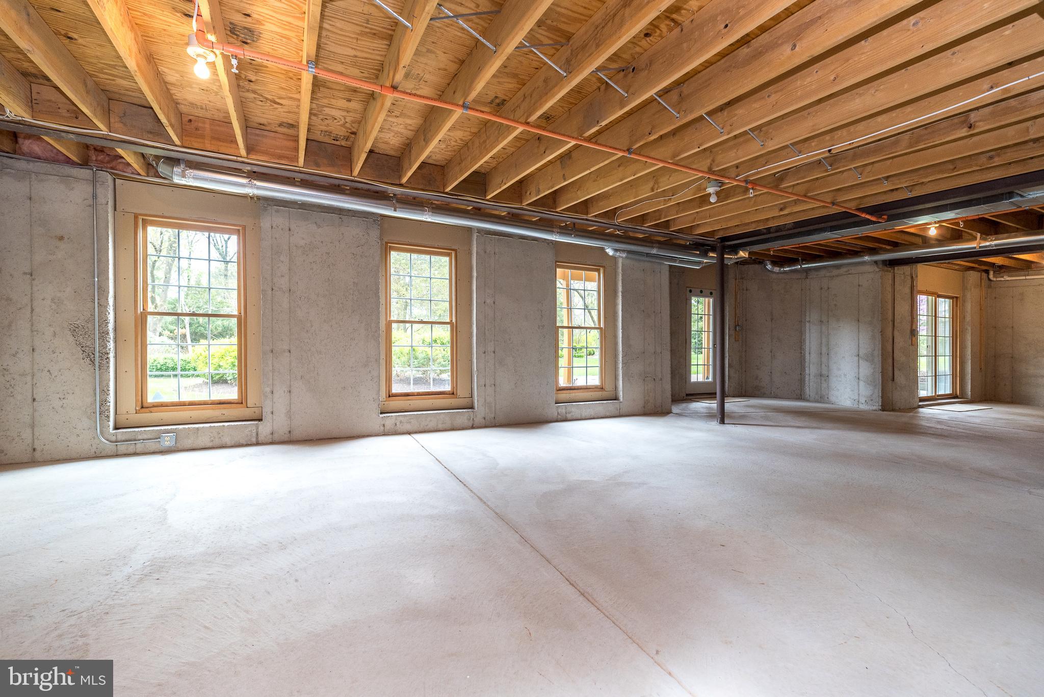 DARK HOLLOW - Residential