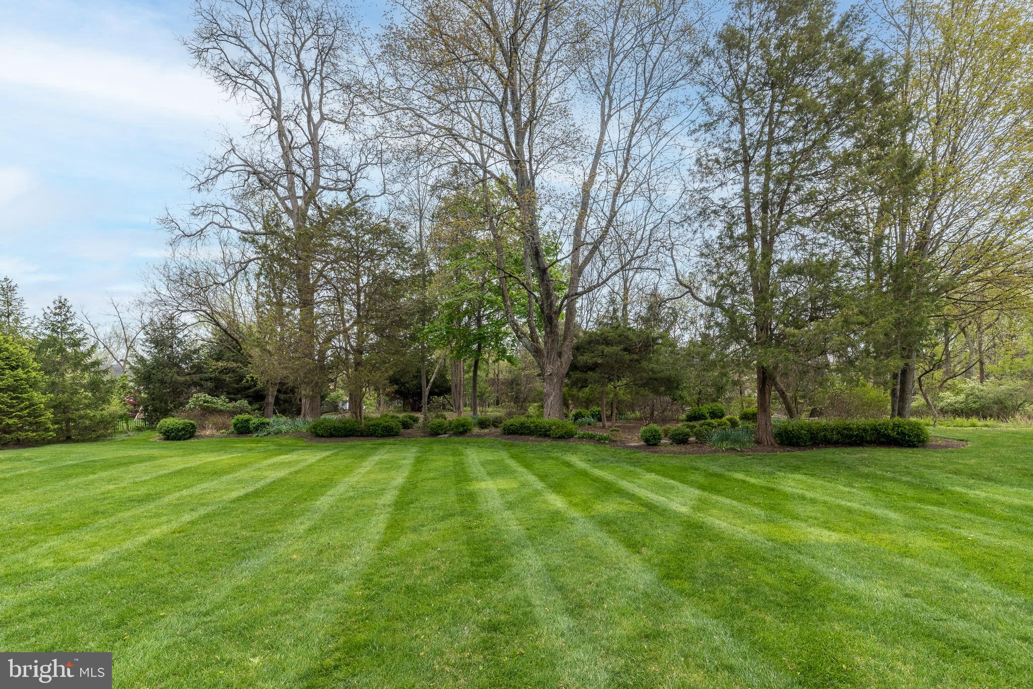 DARK HOLLOW - Residential