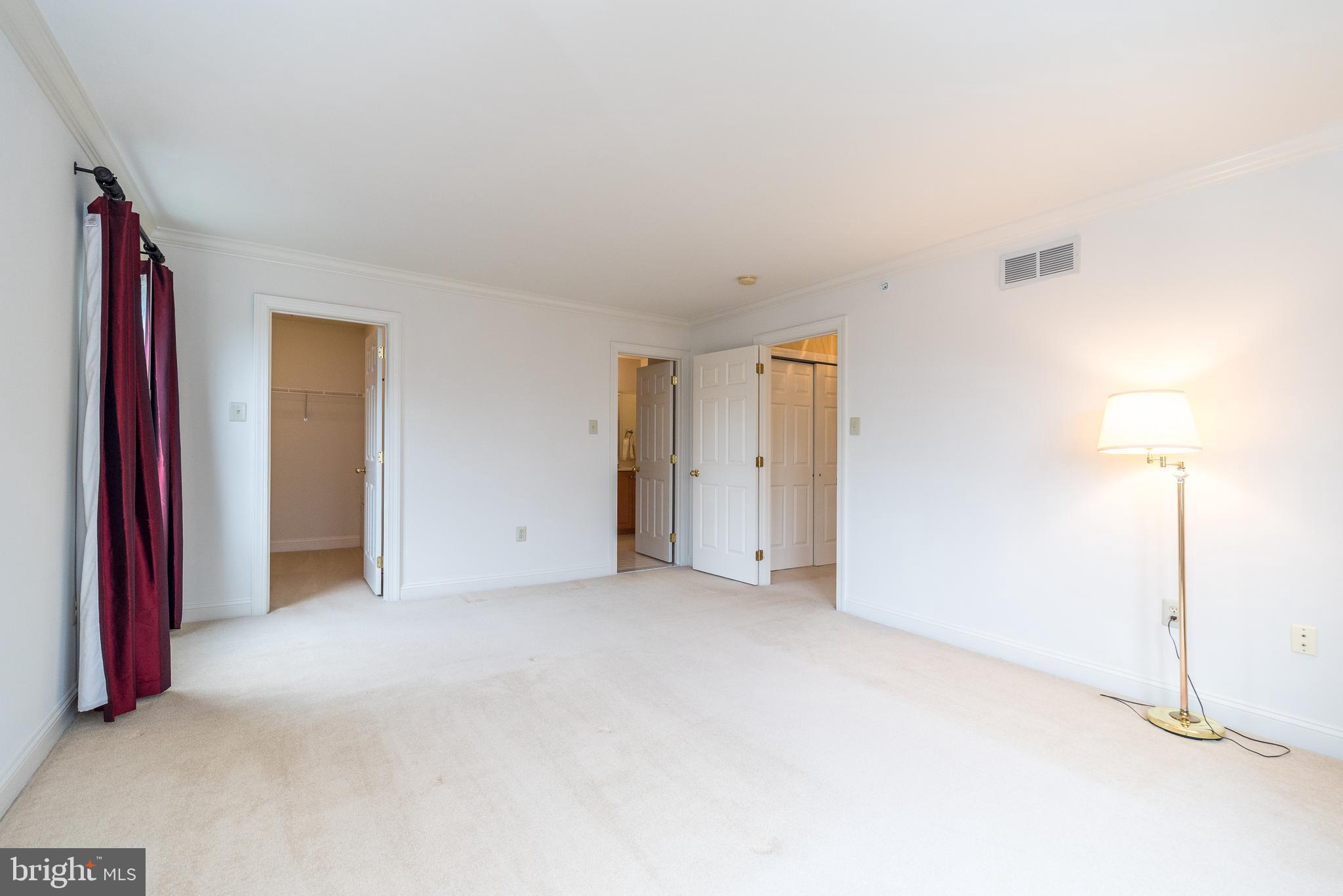 DARK HOLLOW - Residential