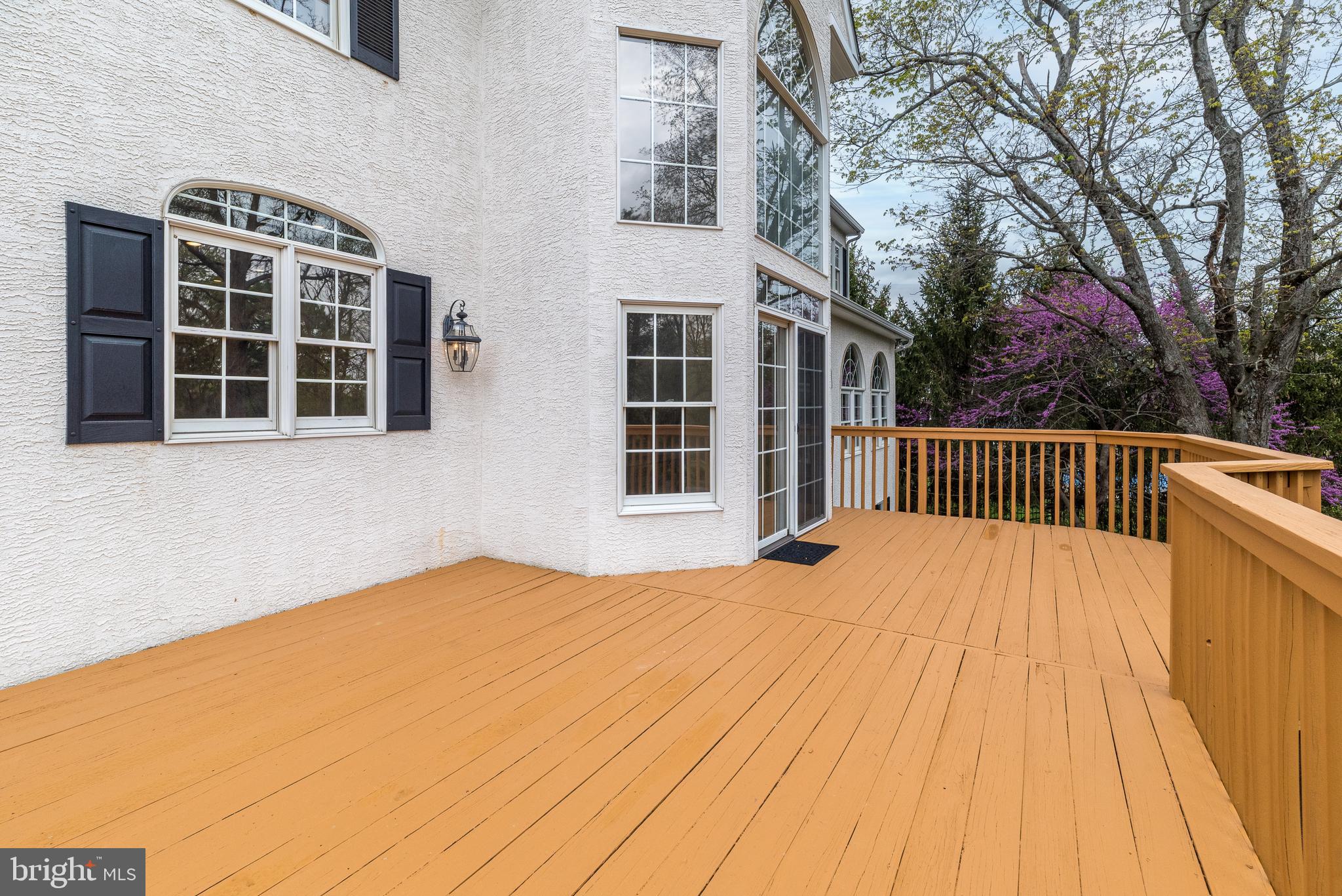 DARK HOLLOW - Residential