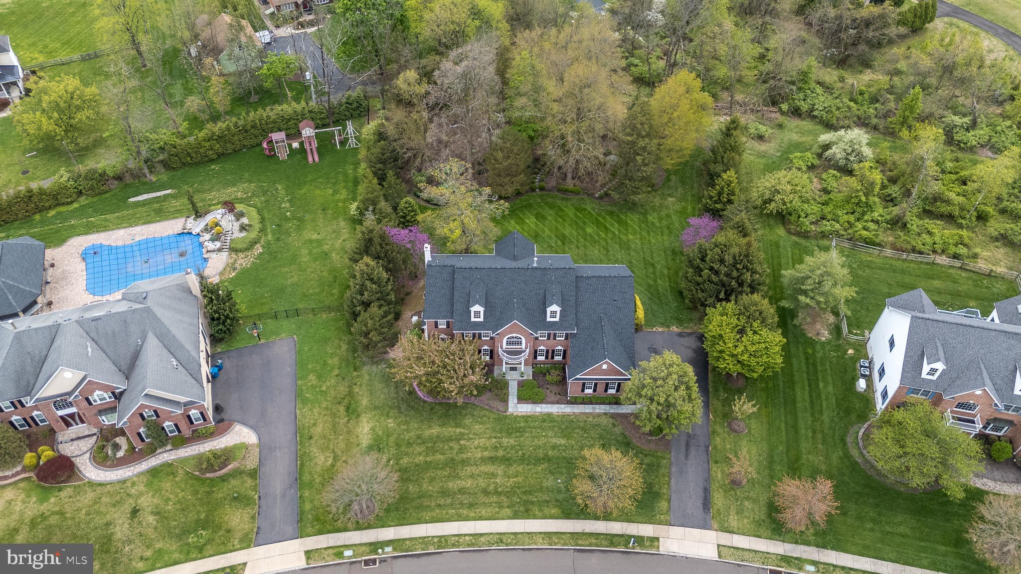 DARK HOLLOW - Residential