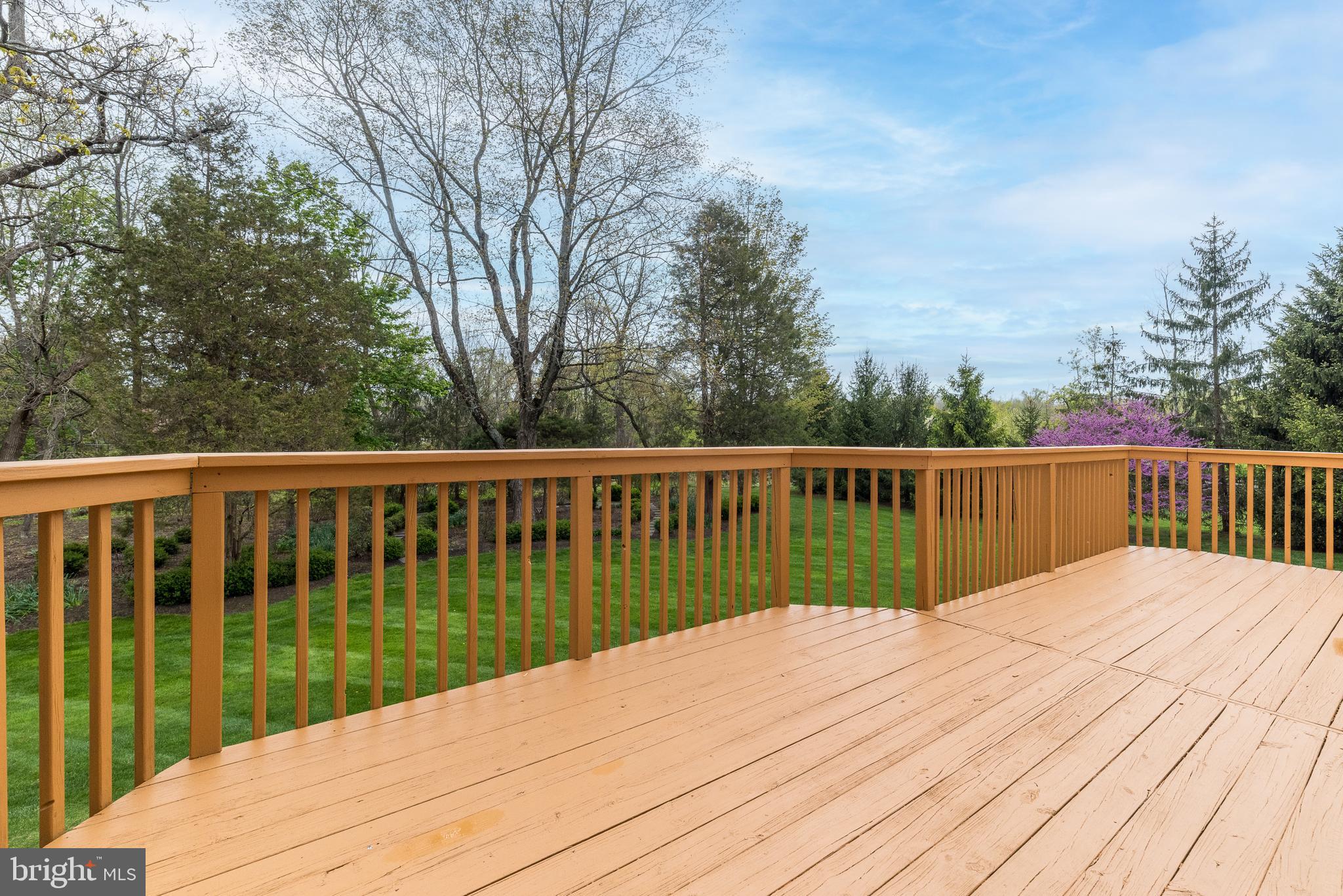 DARK HOLLOW - Residential