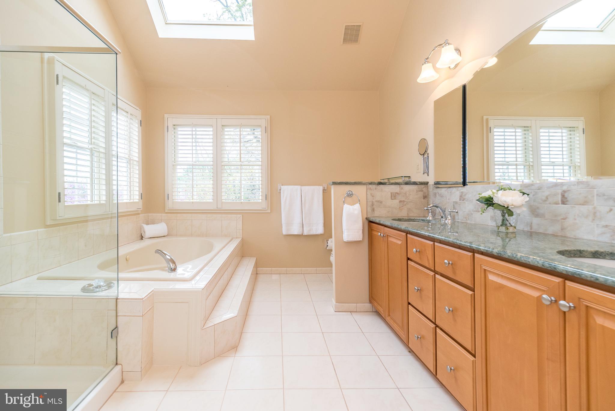 DARK HOLLOW - Residential