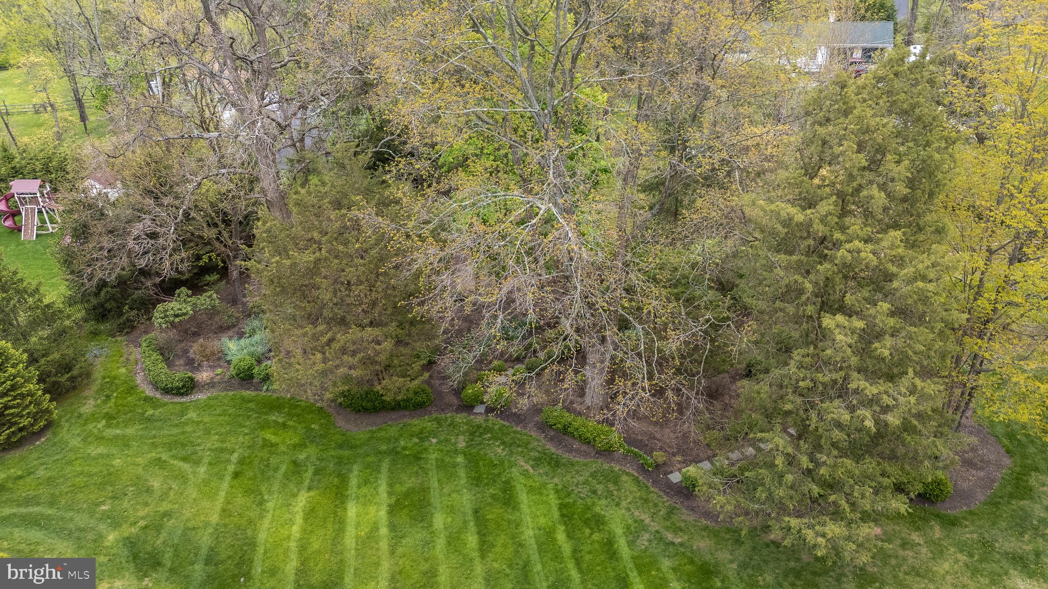 DARK HOLLOW - Residential