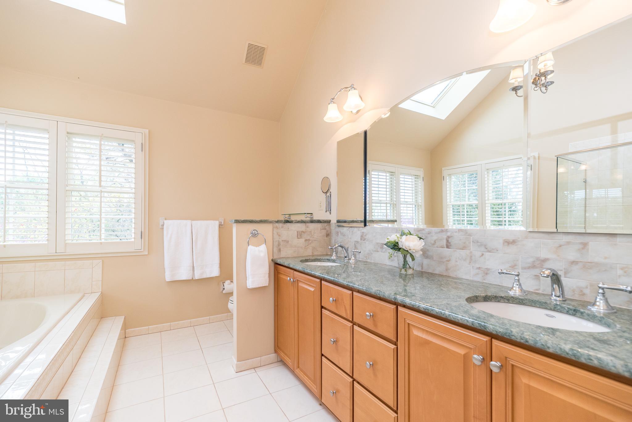 DARK HOLLOW - Residential