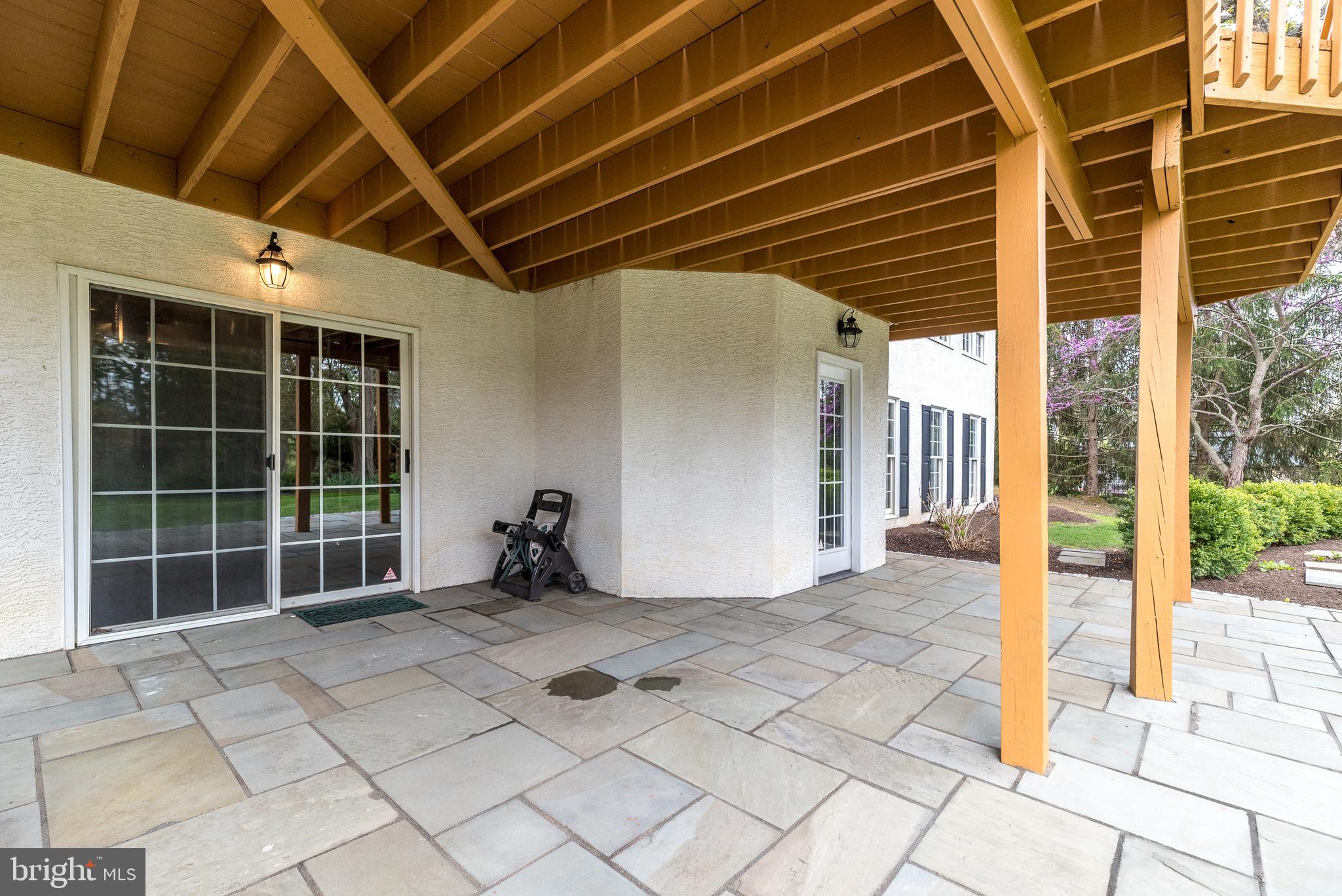 DARK HOLLOW - Residential