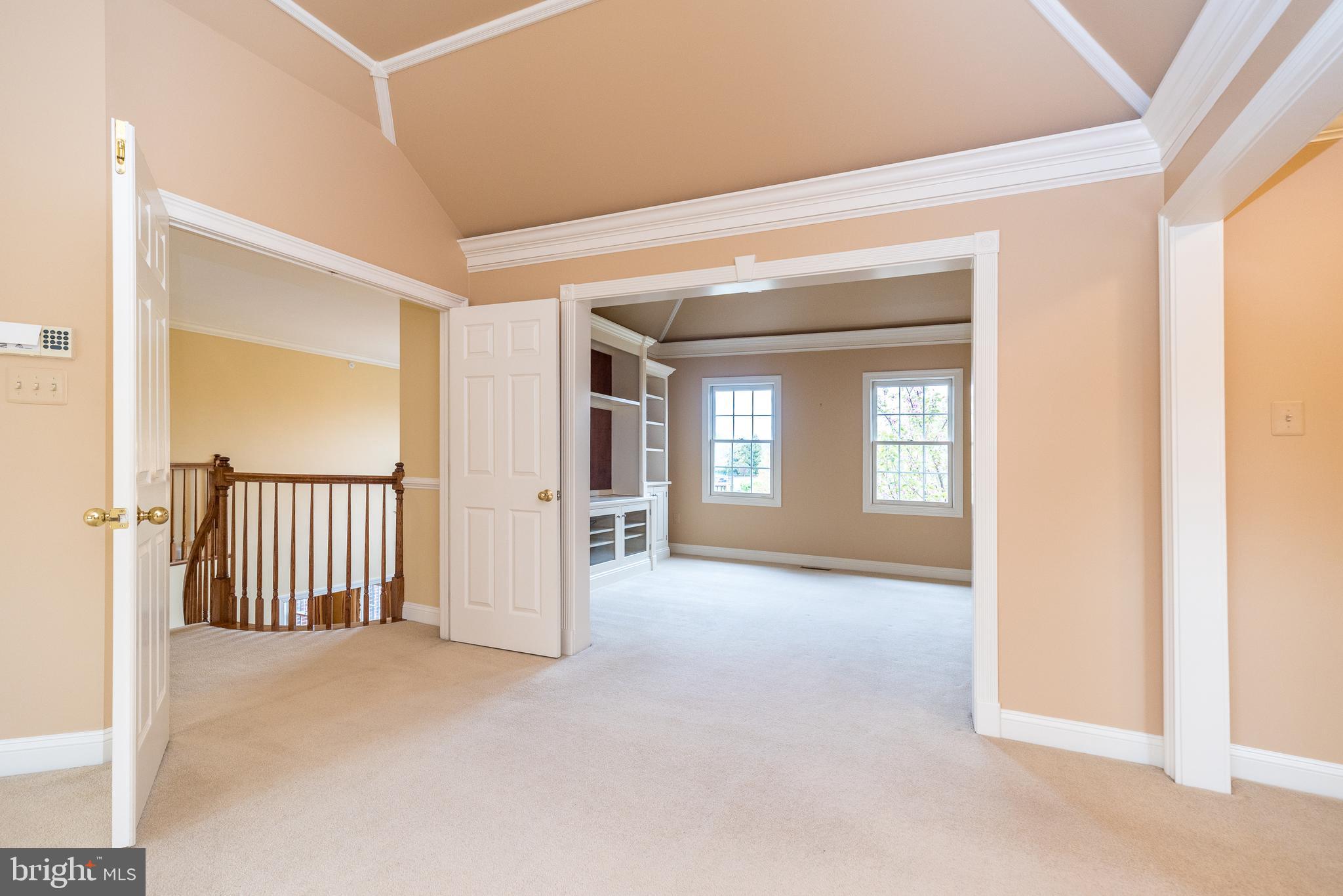 DARK HOLLOW - Residential