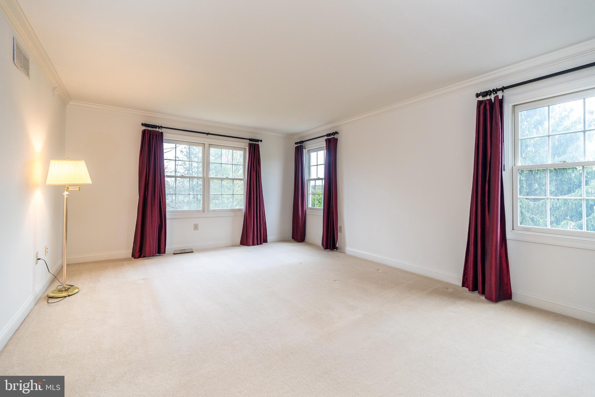 DARK HOLLOW - Residential