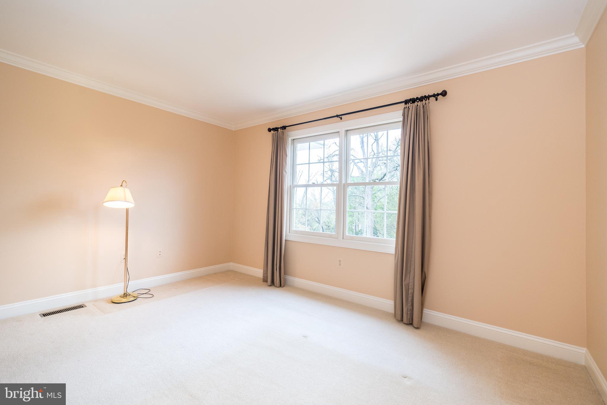 DARK HOLLOW - Residential