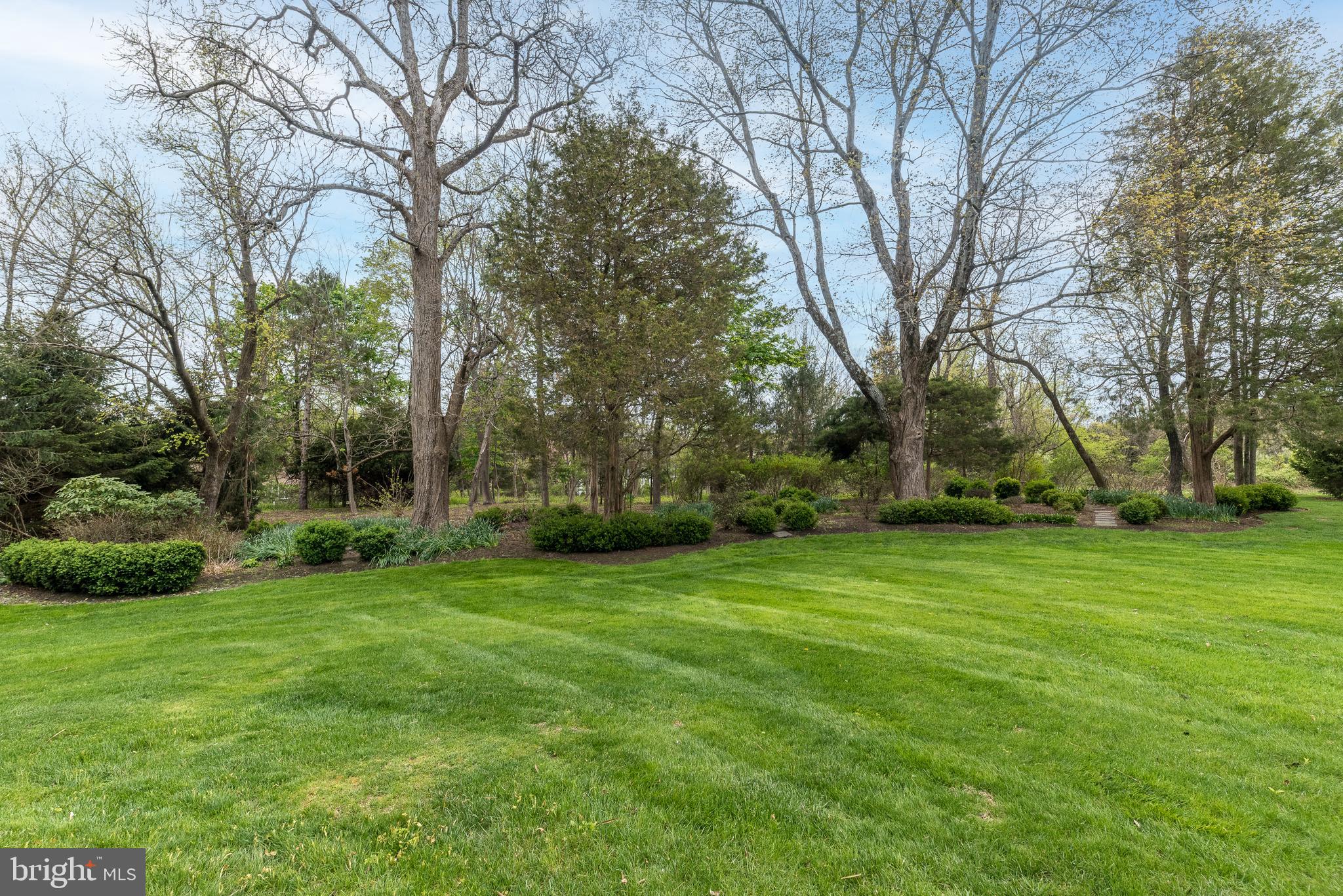 DARK HOLLOW - Residential