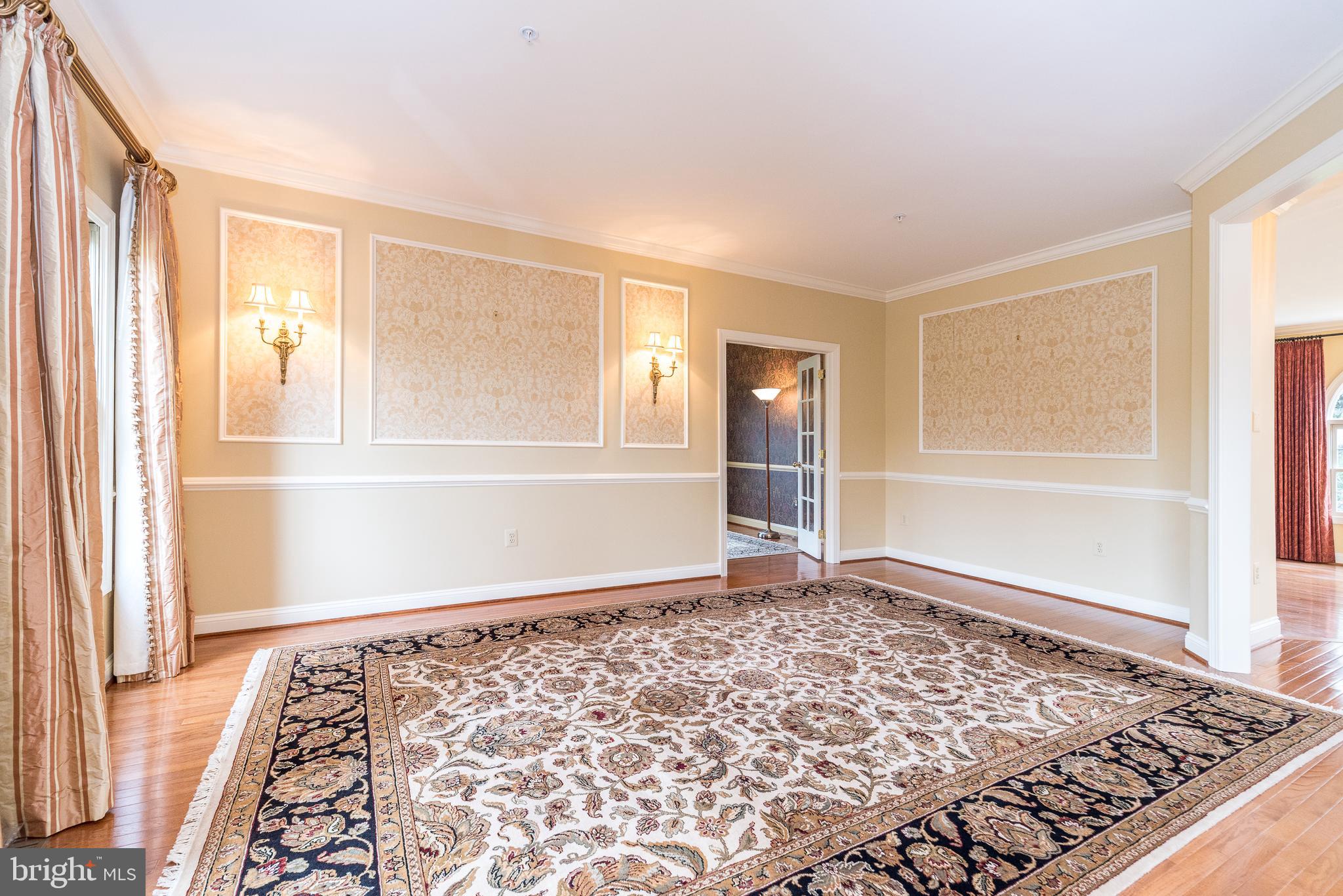 DARK HOLLOW - Residential