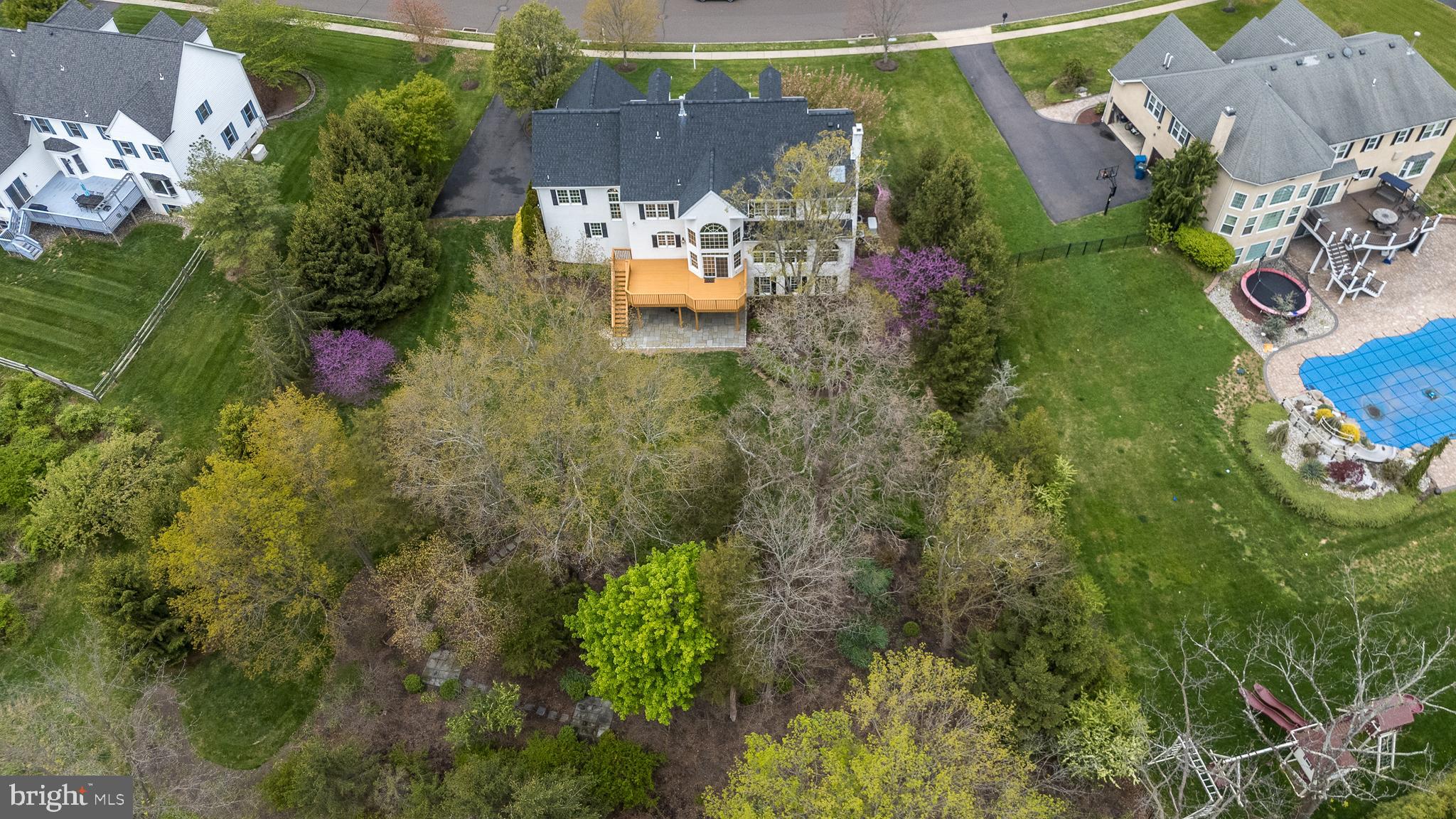 DARK HOLLOW - Residential