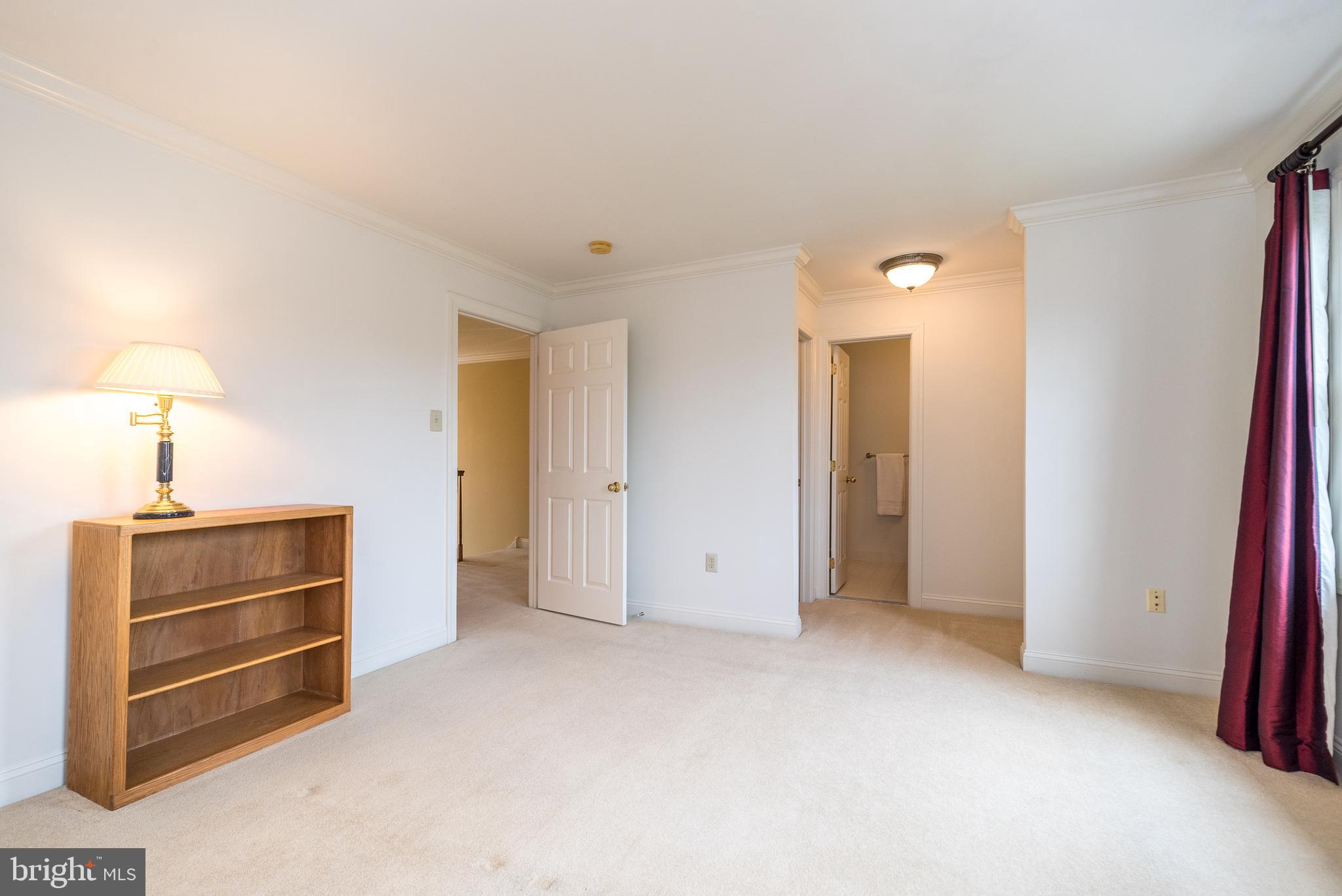 DARK HOLLOW - Residential