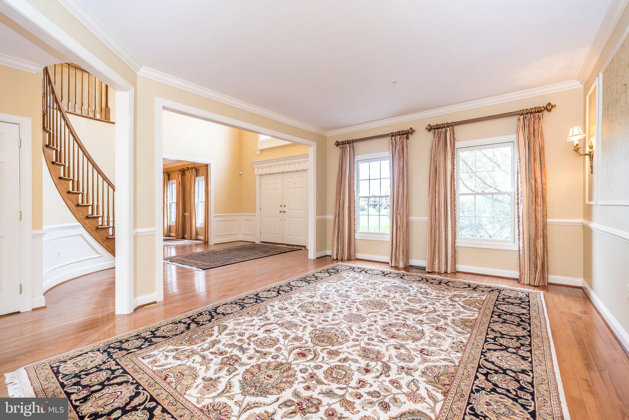 DARK HOLLOW - Residential