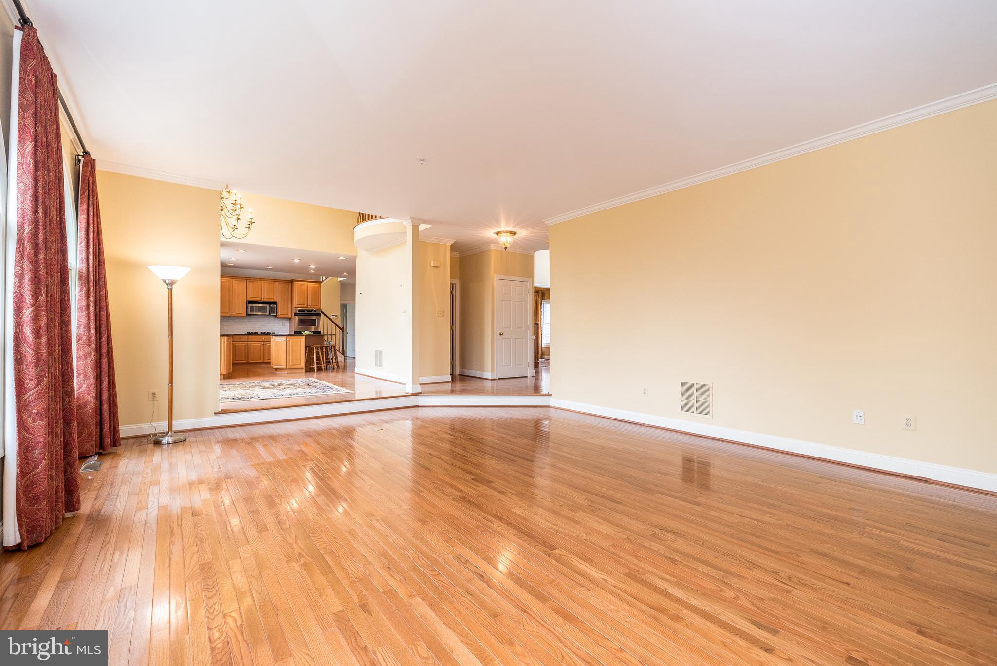 DARK HOLLOW - Residential