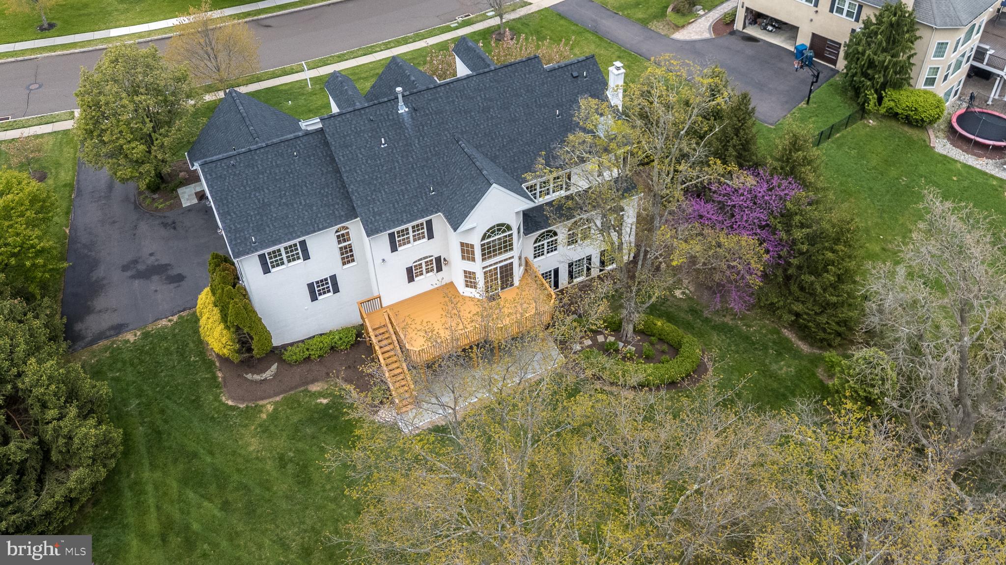 DARK HOLLOW - Residential