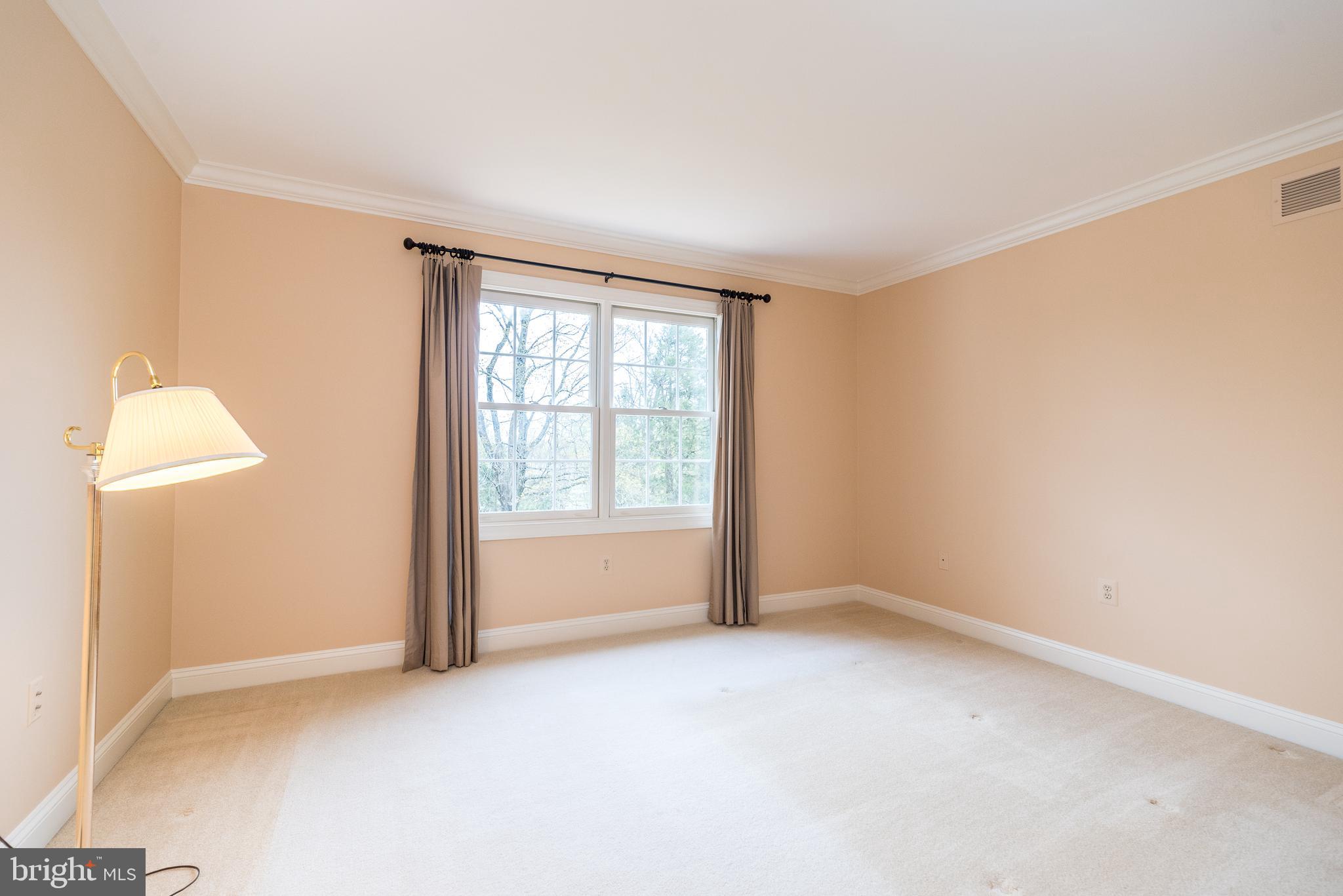 DARK HOLLOW - Residential