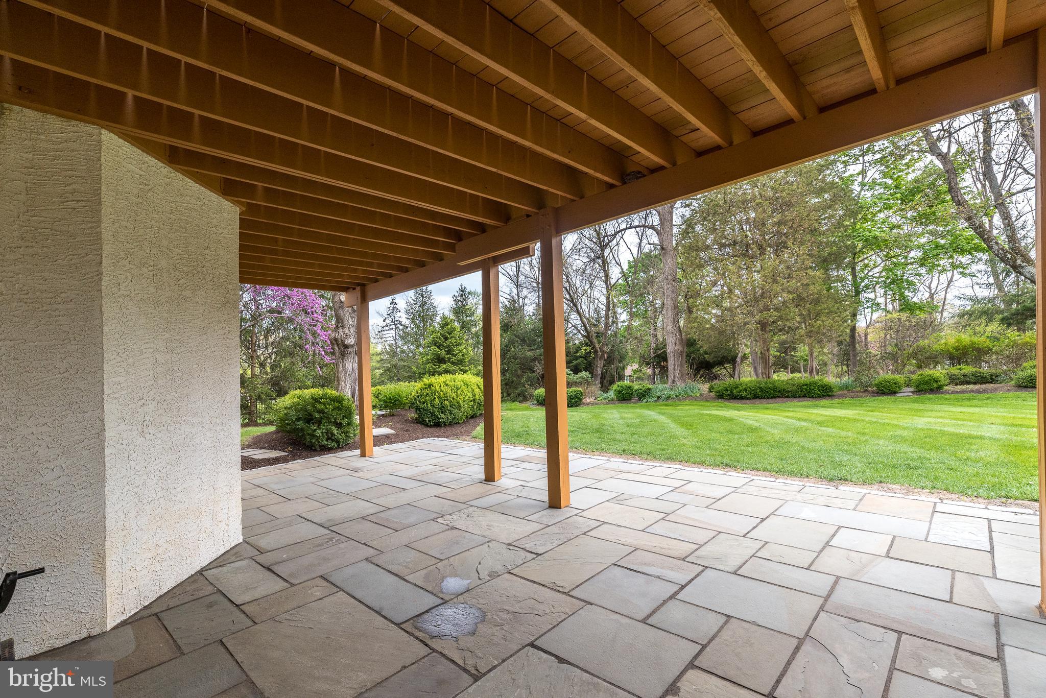 DARK HOLLOW - Residential