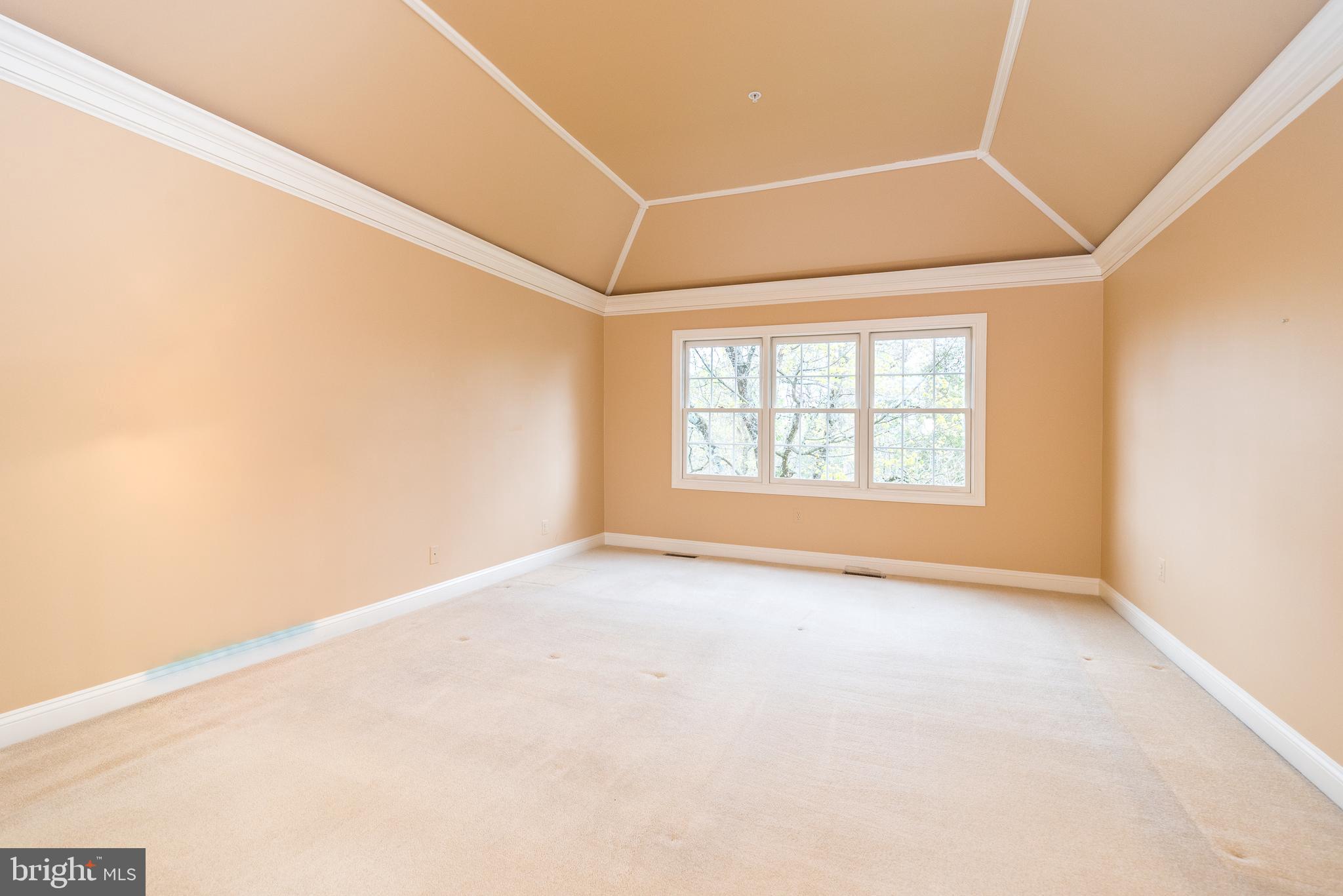 DARK HOLLOW - Residential