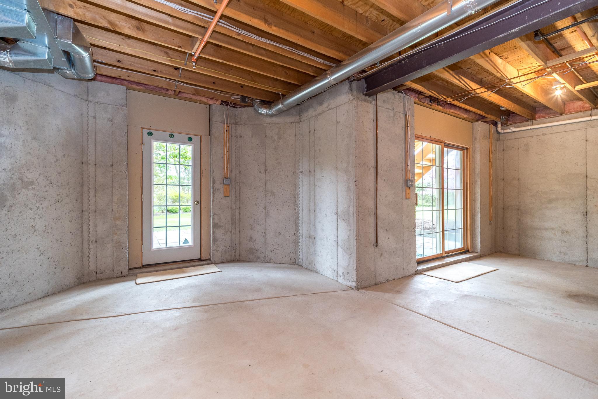 DARK HOLLOW - Residential