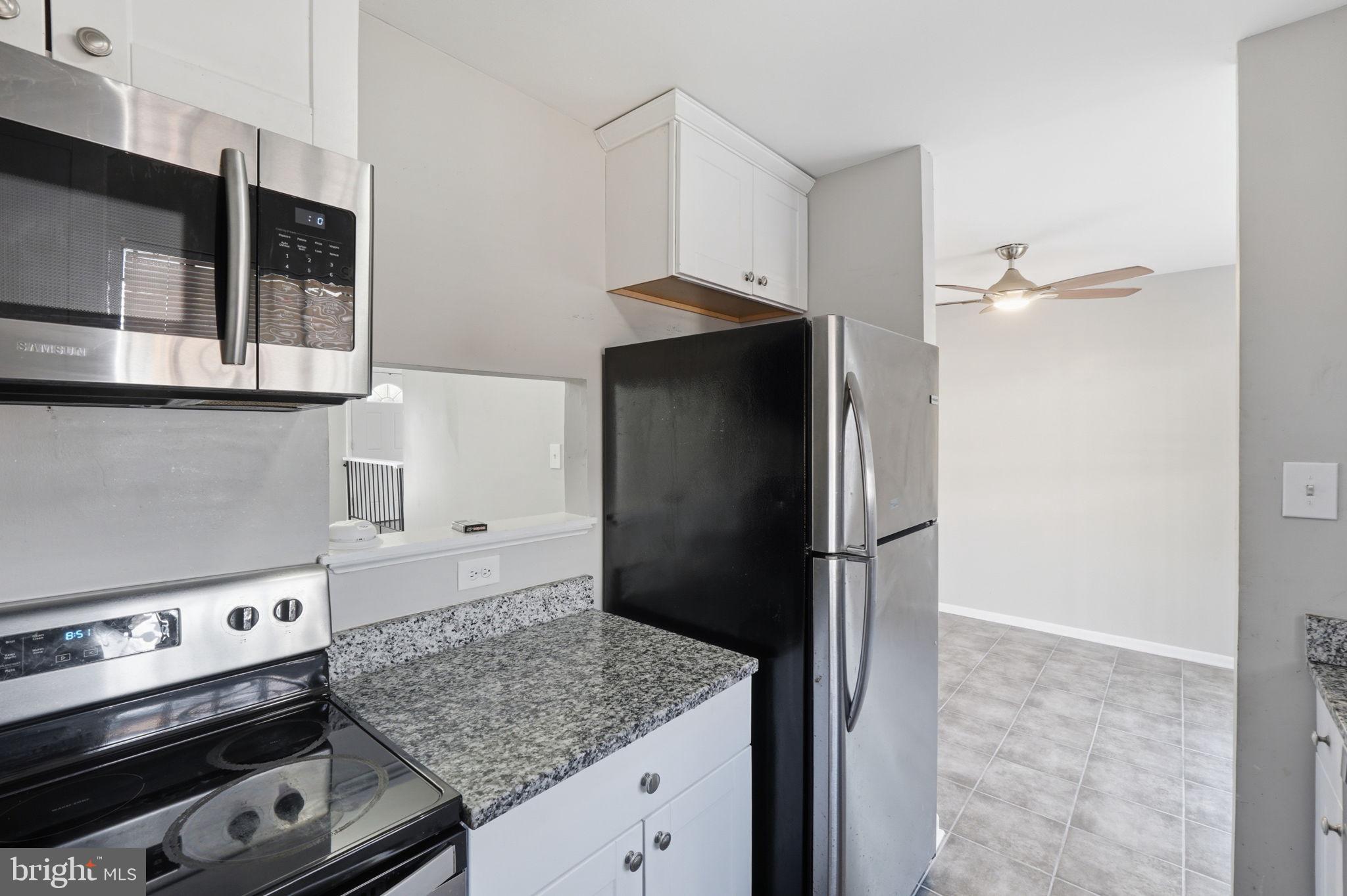 1102 BARNABY TERRACE SE