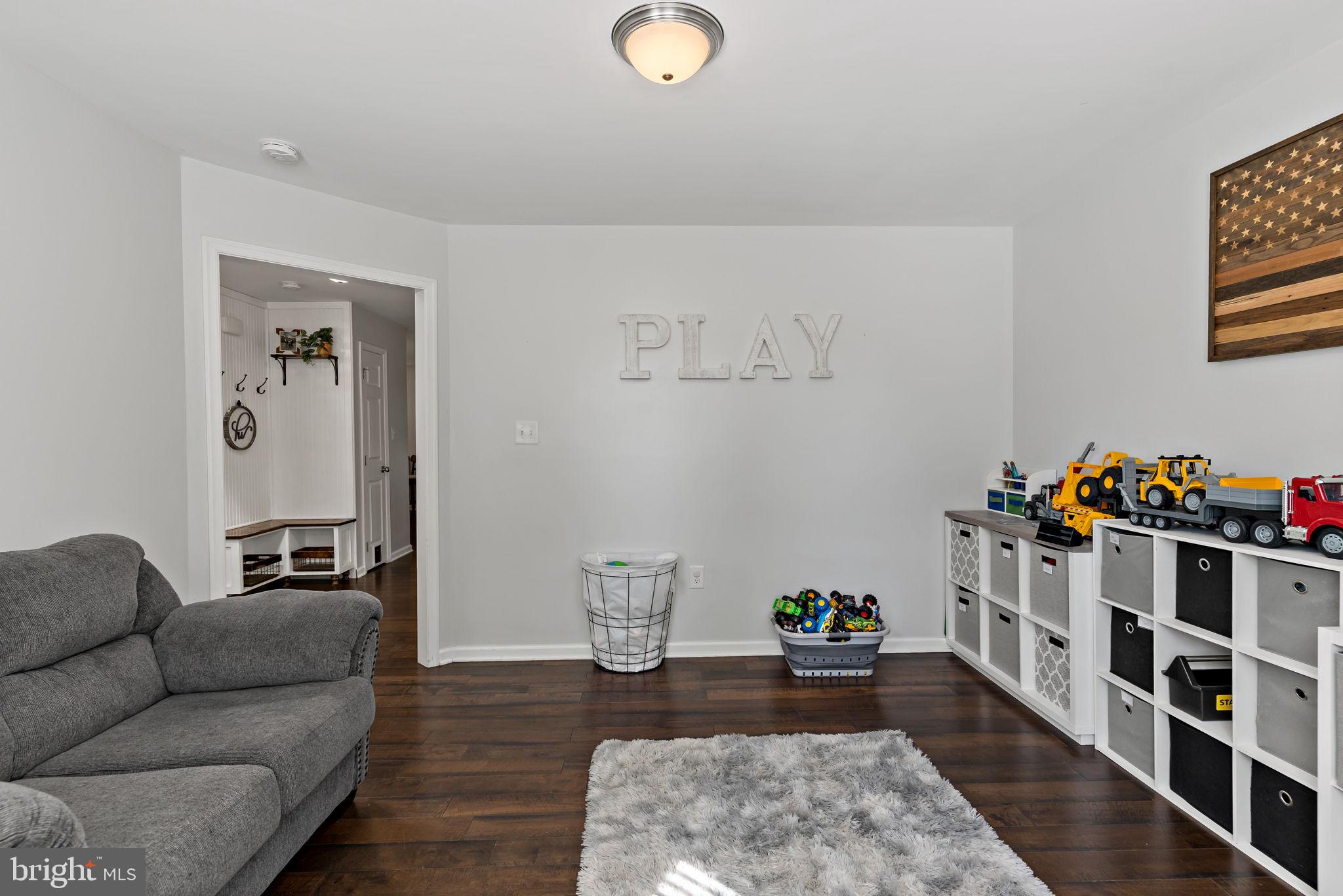 CAMERON ACRES - Residential