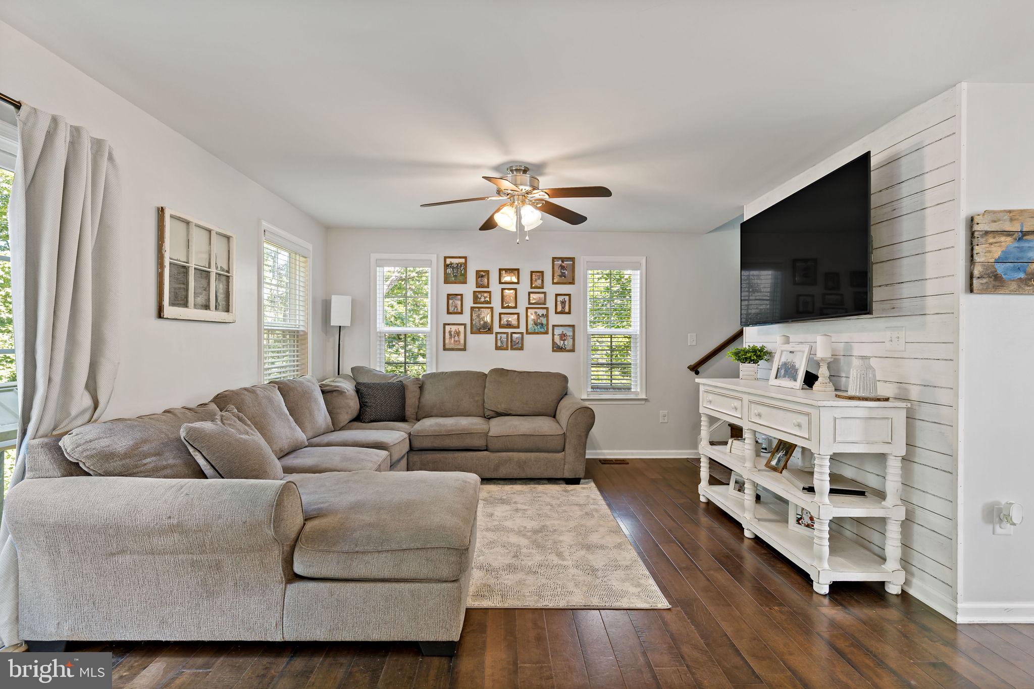 CAMERON ACRES - Residential