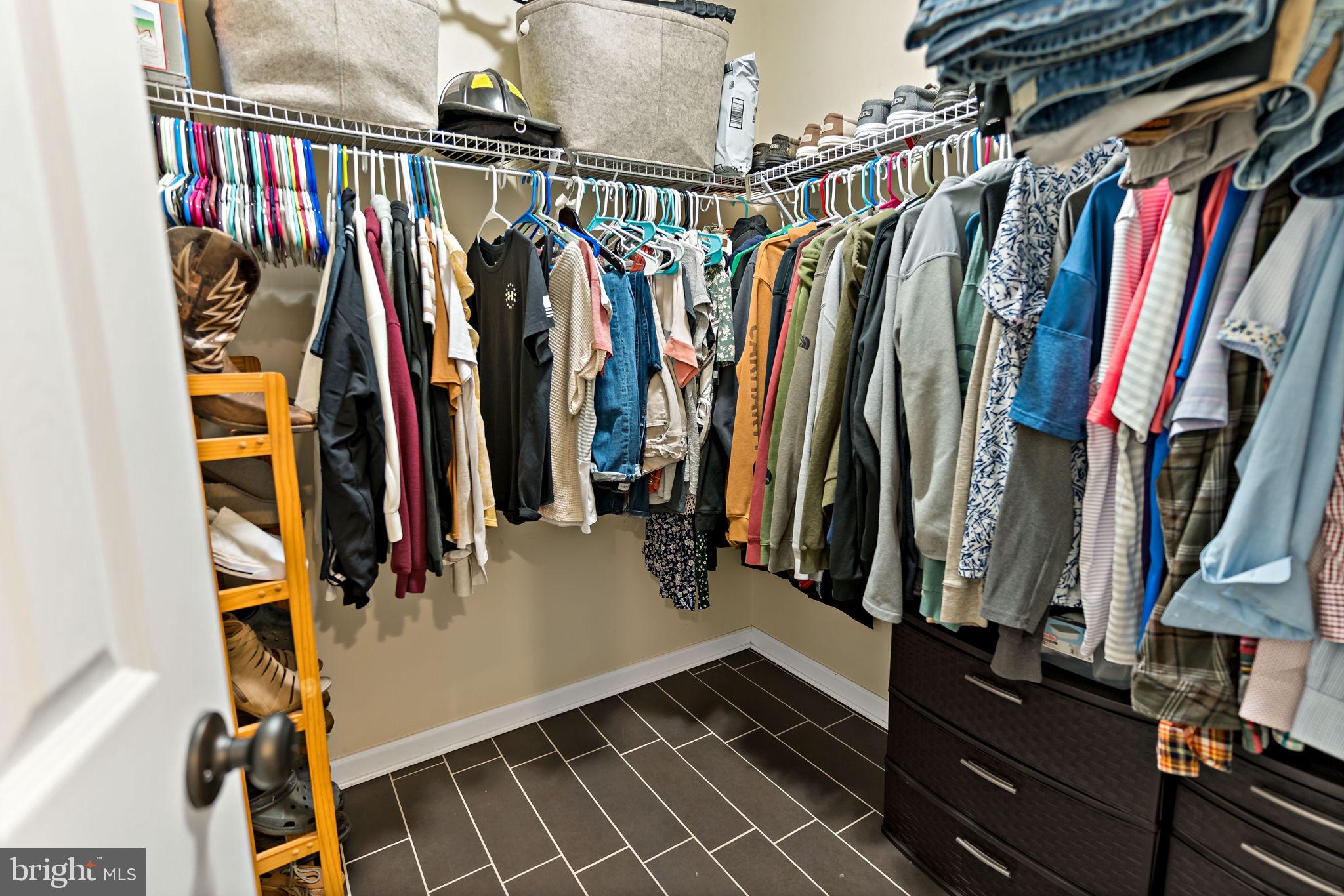 CAMERON ACRES - Residential