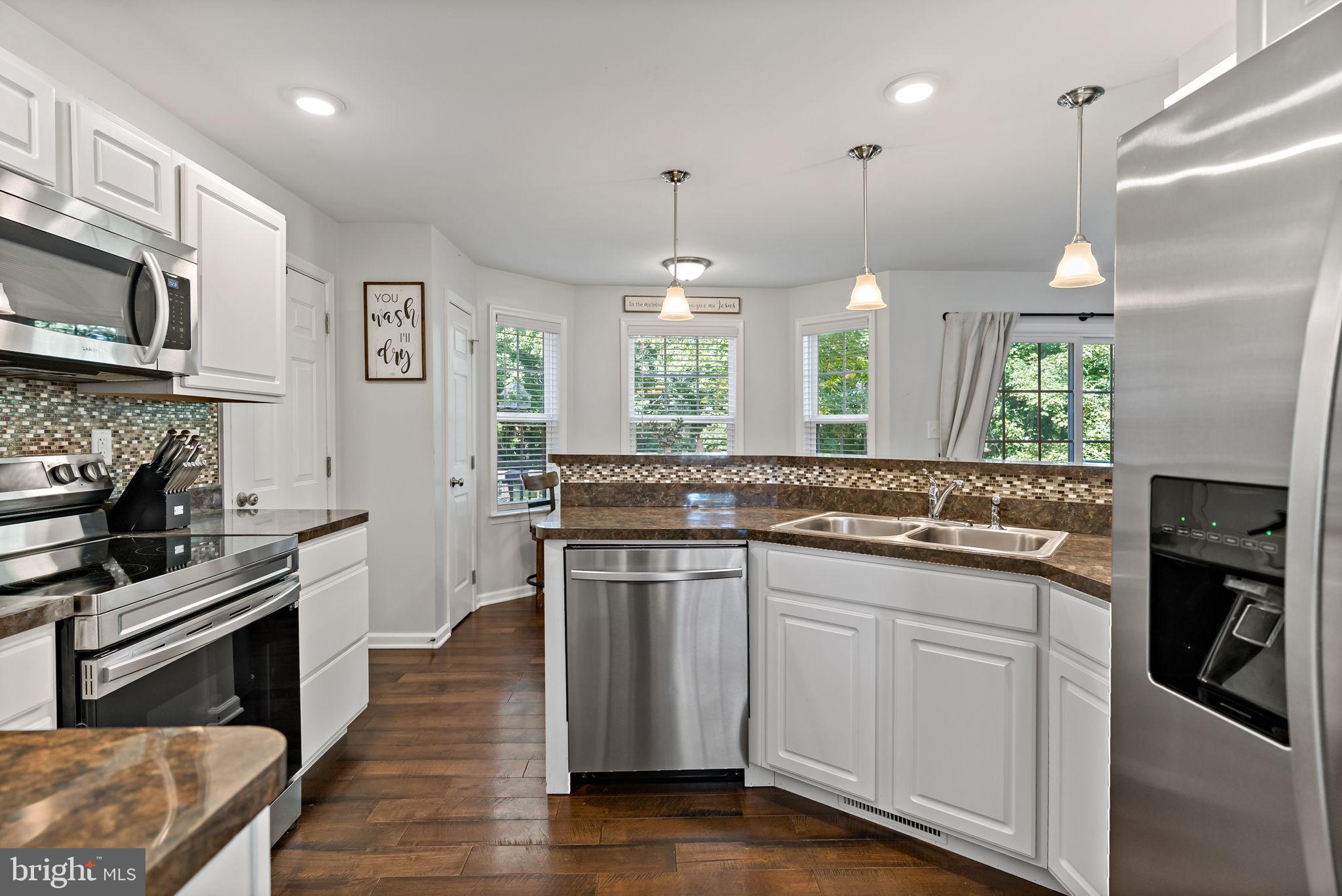 CAMERON ACRES - Residential