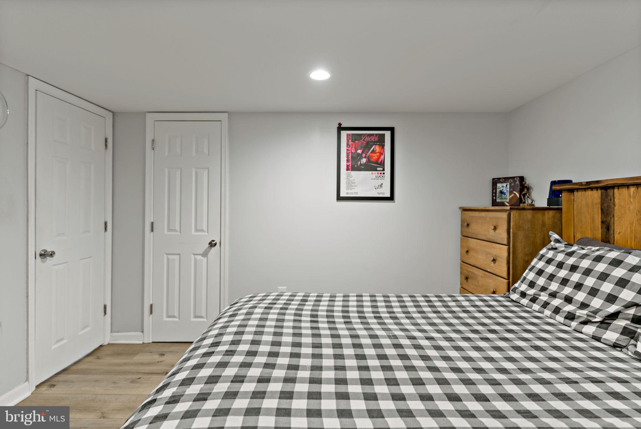 CAMERON ACRES - Residential