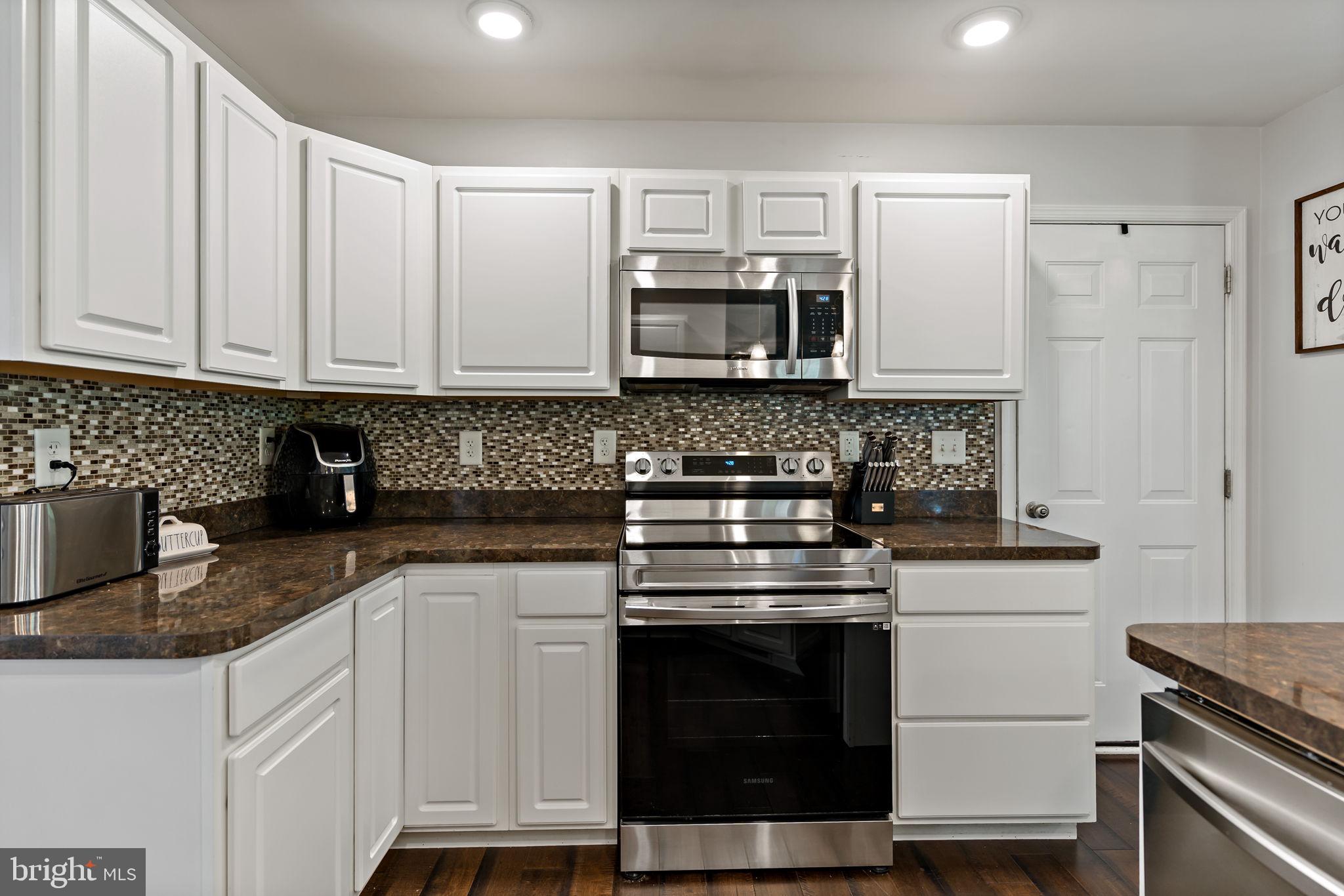 CAMERON ACRES - Residential