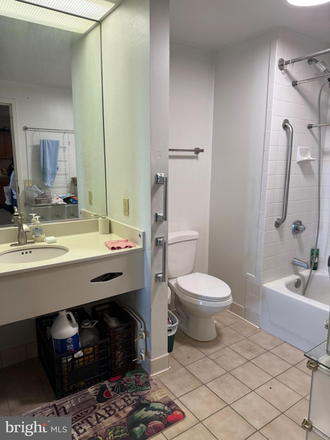 1100 VINE STREET P104