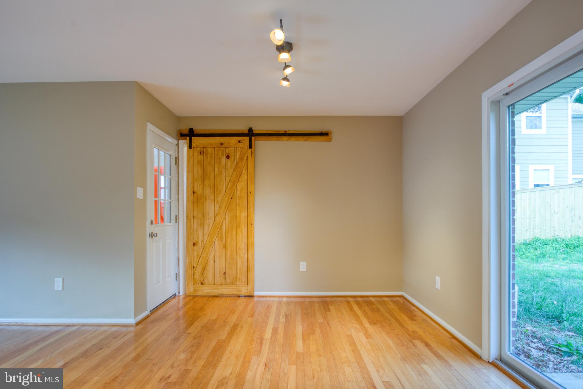 VIENNA WOODS - Residential Lease