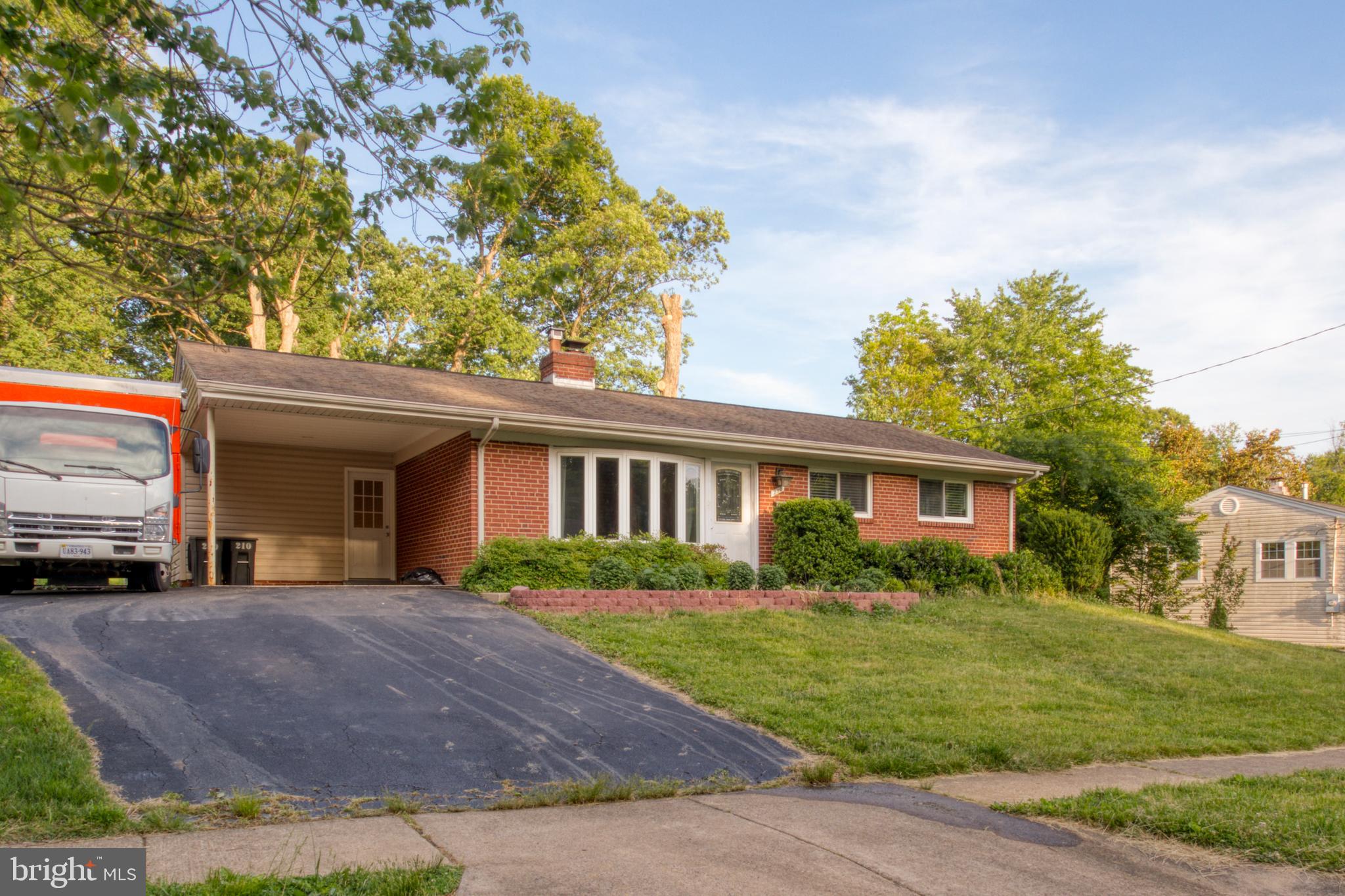 VIENNA WOODS - Residential Lease