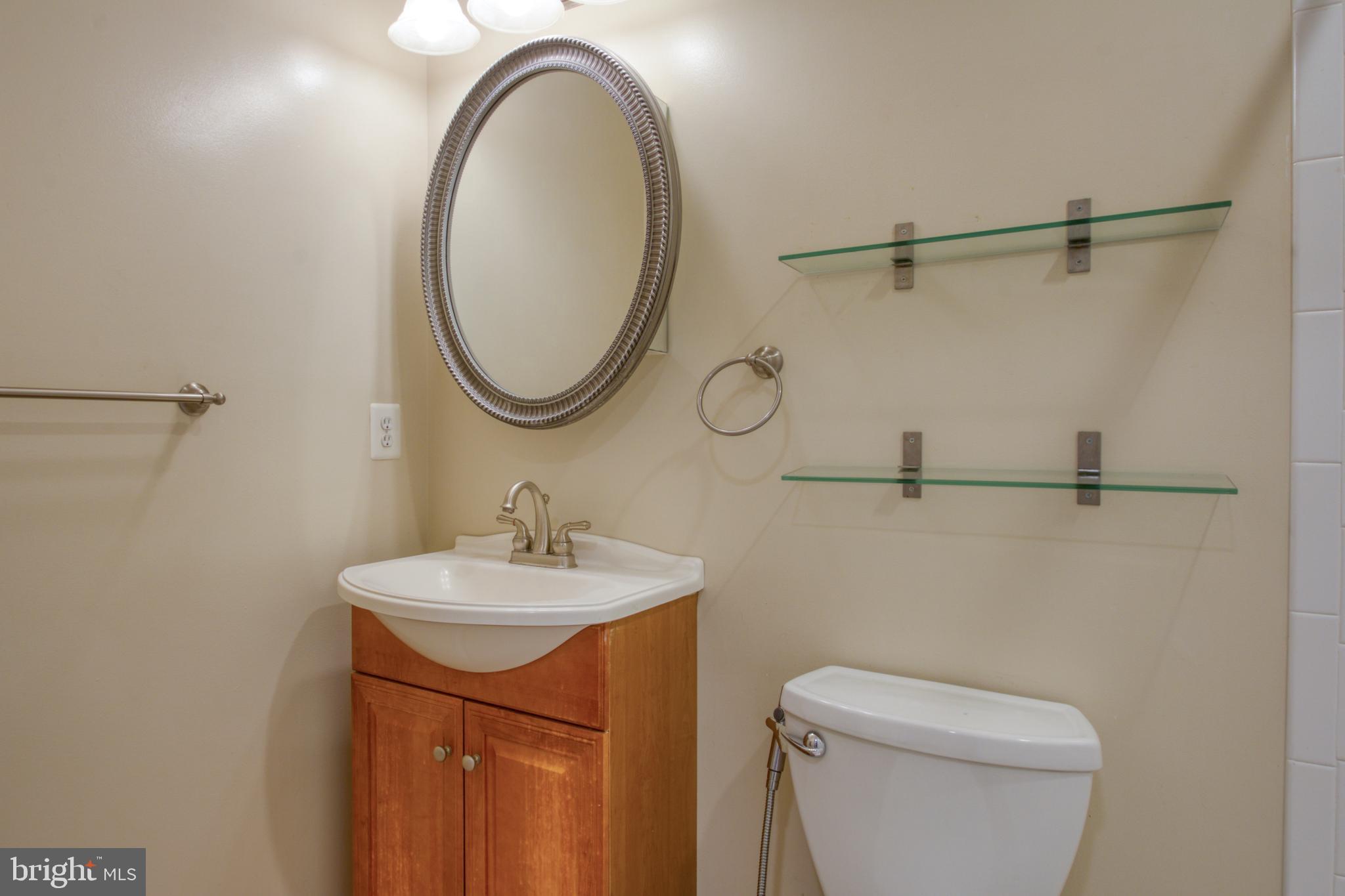 VIENNA WOODS - Residential Lease