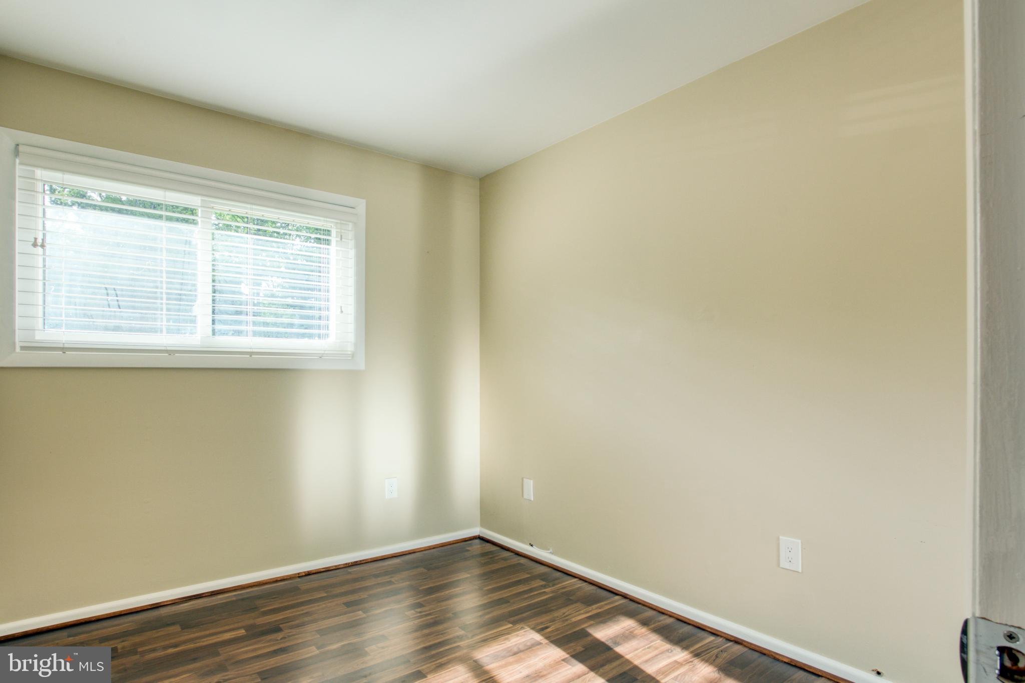 VIENNA WOODS - Residential Lease