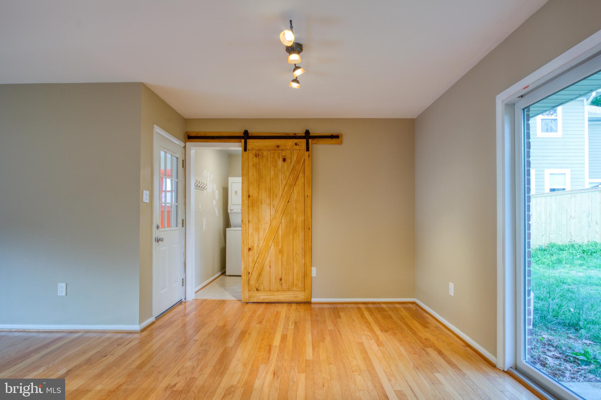 VIENNA WOODS - Residential Lease