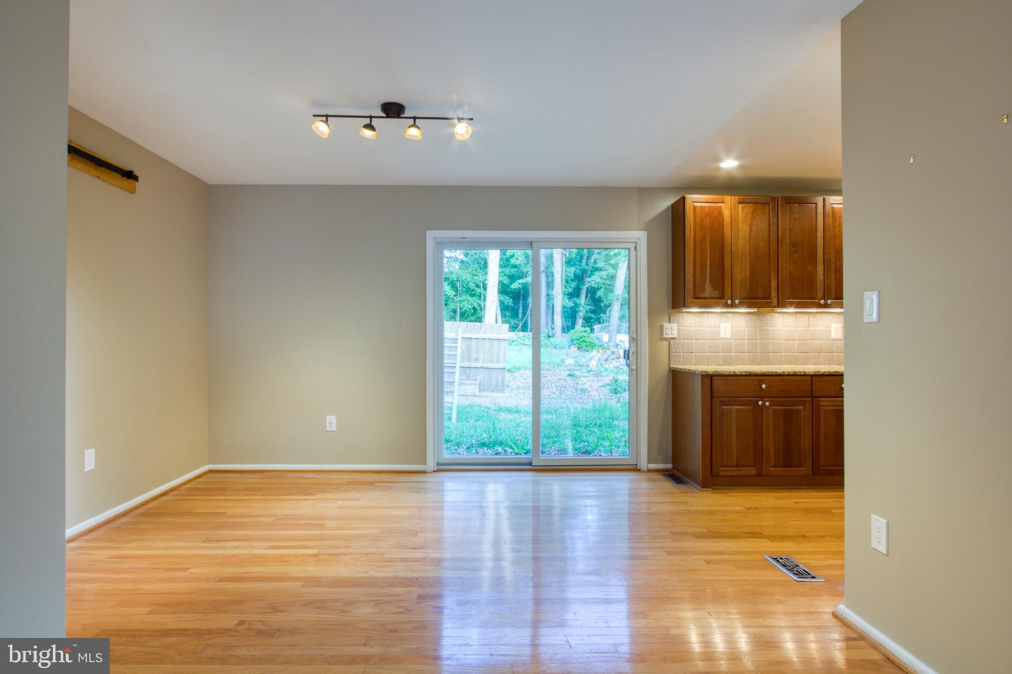 VIENNA WOODS - Residential Lease