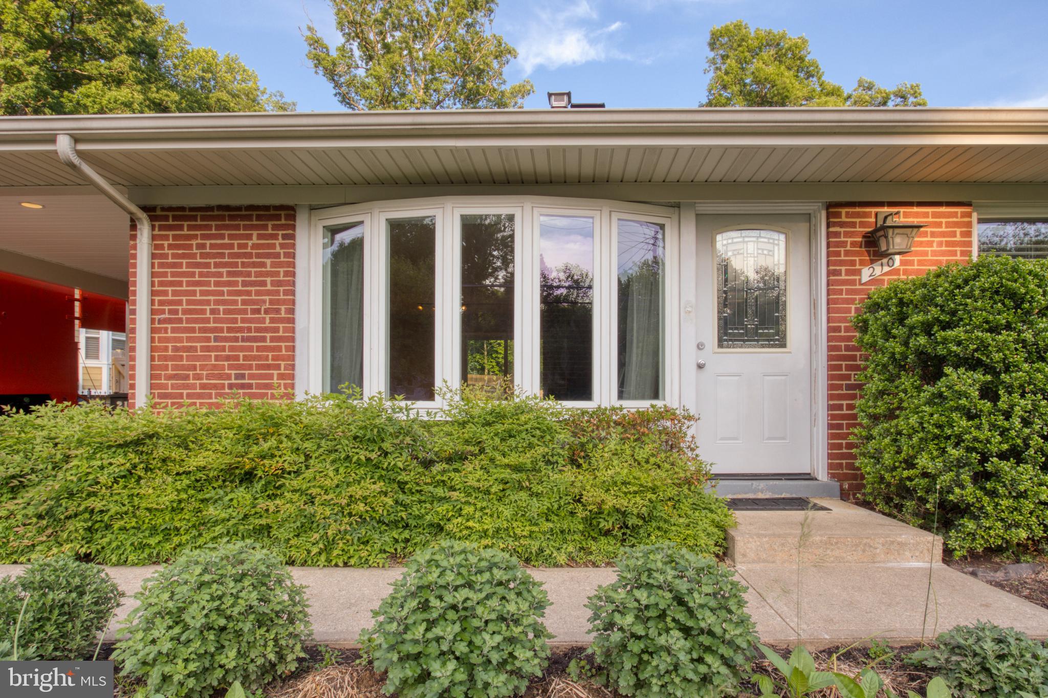 VIENNA WOODS - Residential Lease