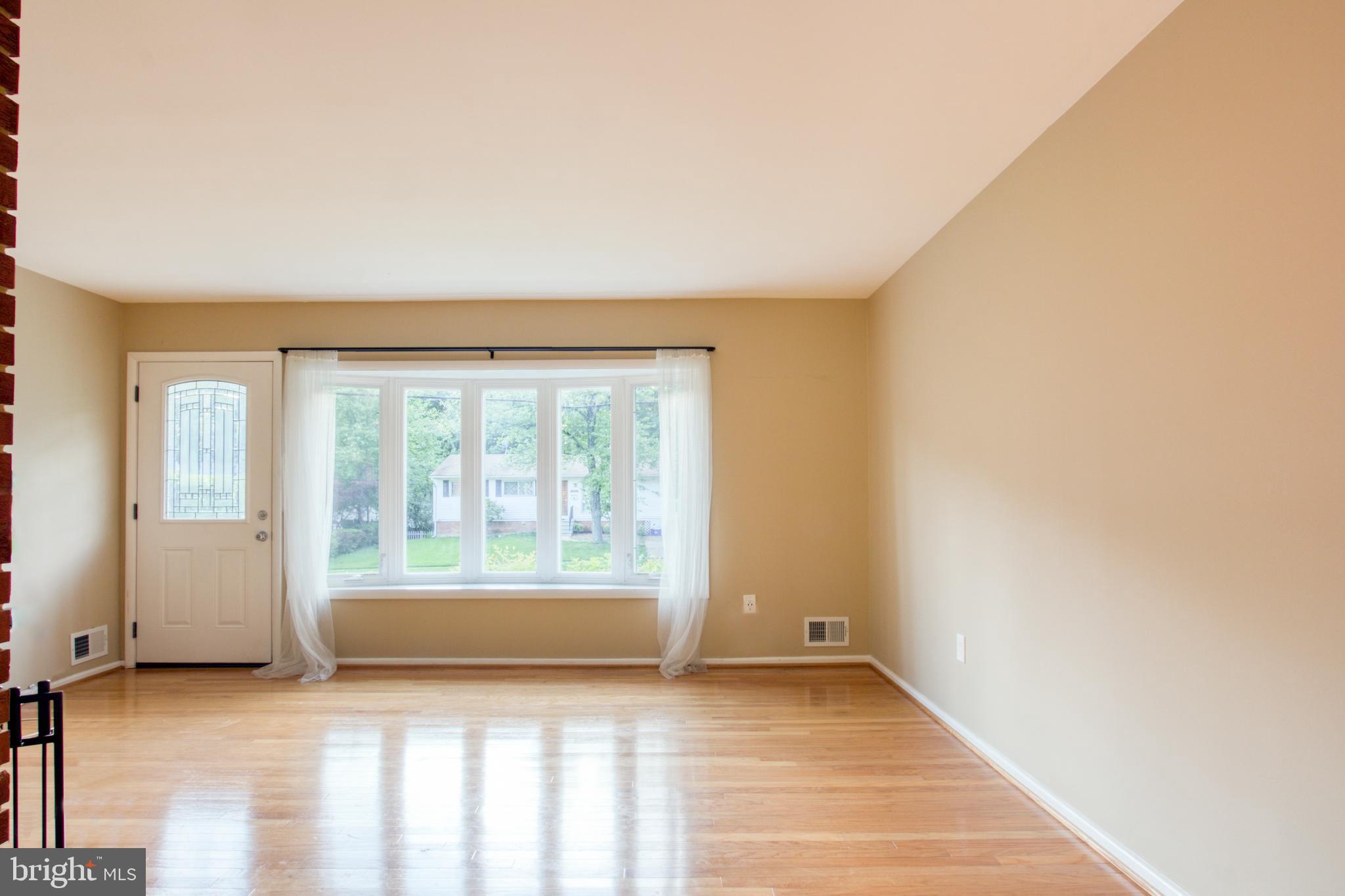 VIENNA WOODS - Residential Lease