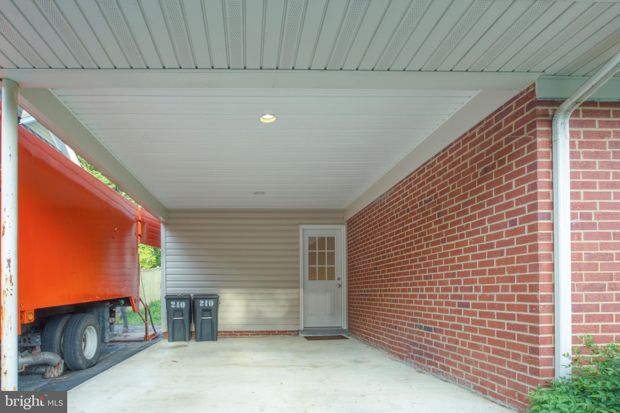 VIENNA WOODS - Residential Lease