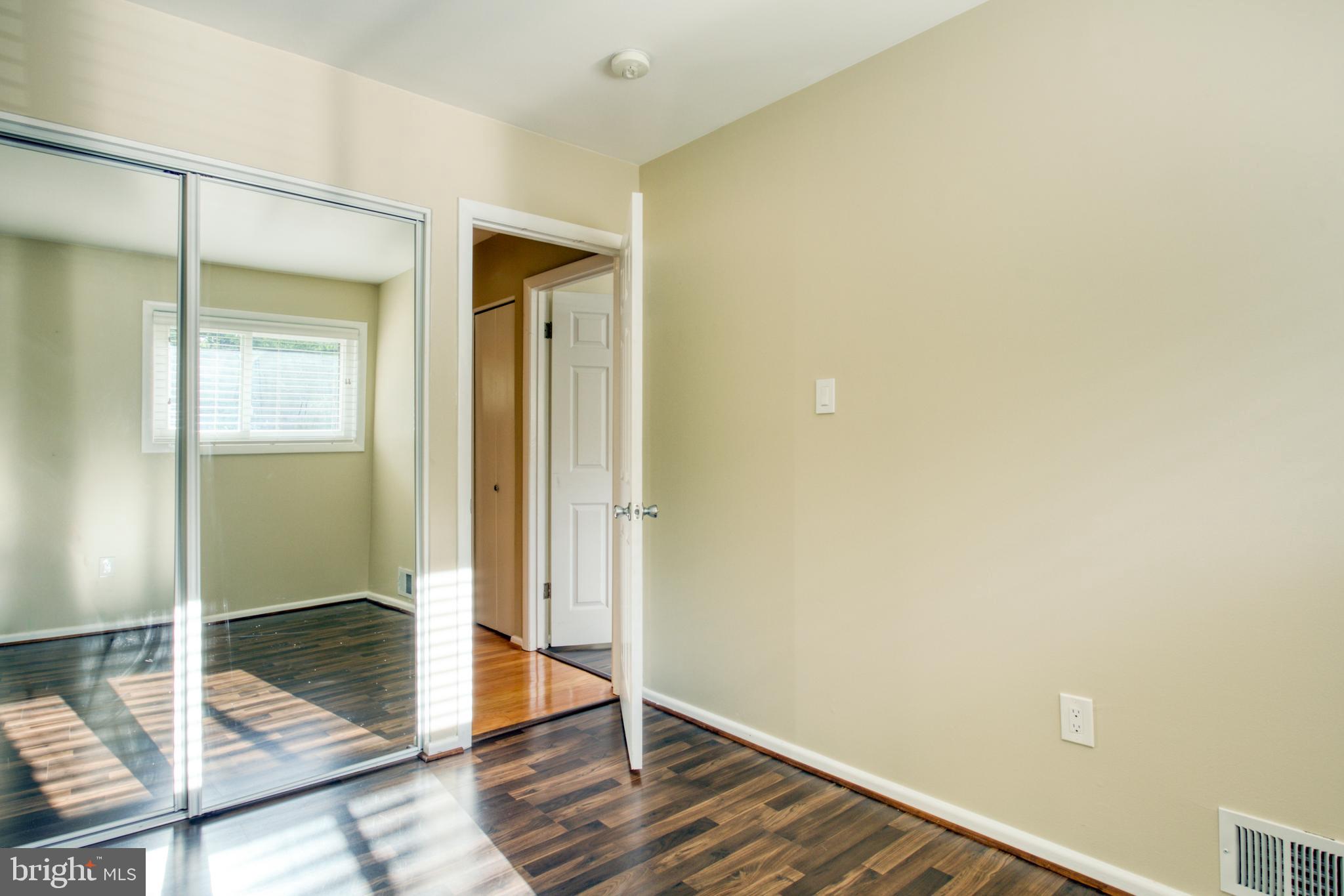 VIENNA WOODS - Residential Lease