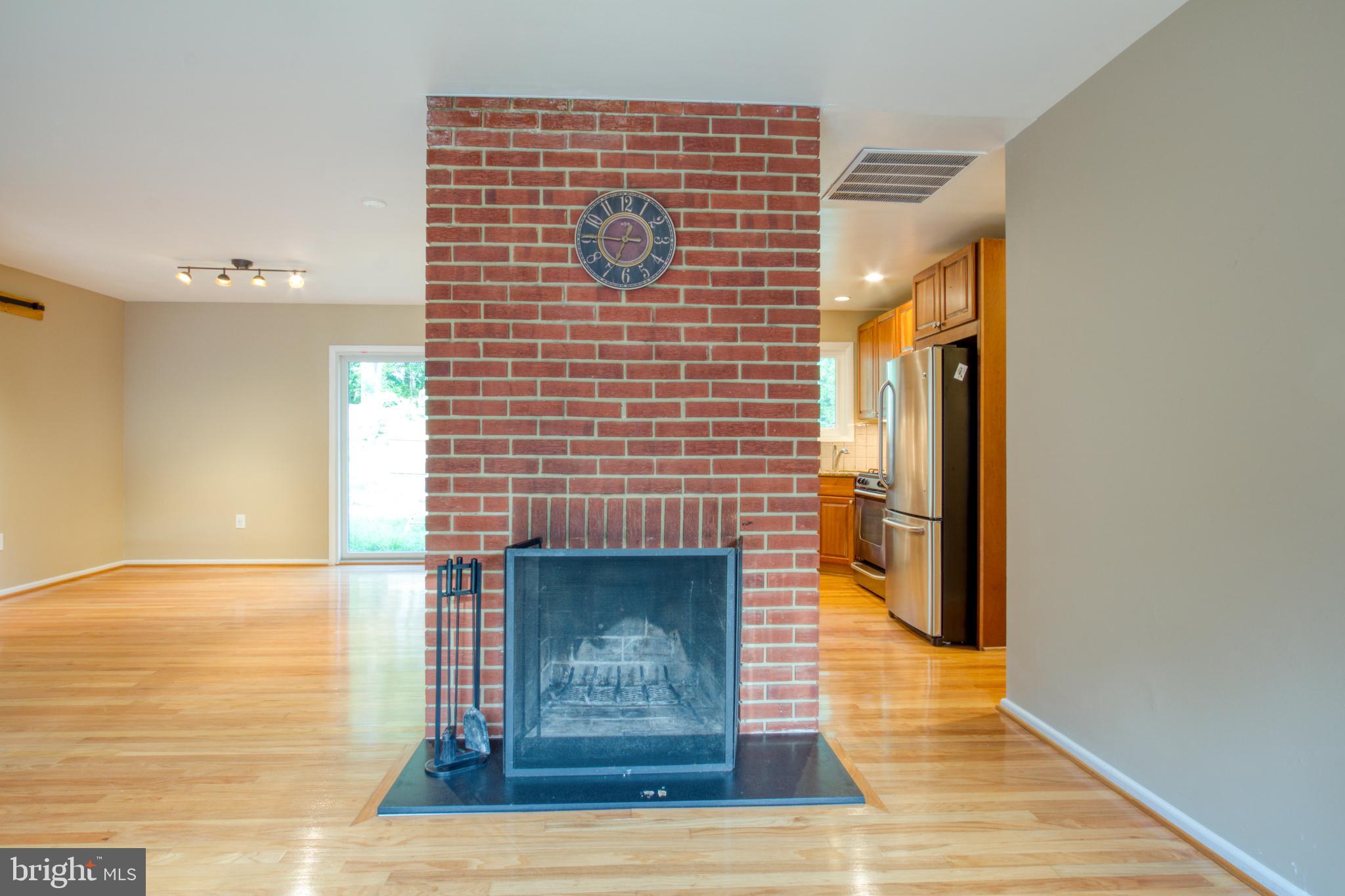 VIENNA WOODS - Residential Lease