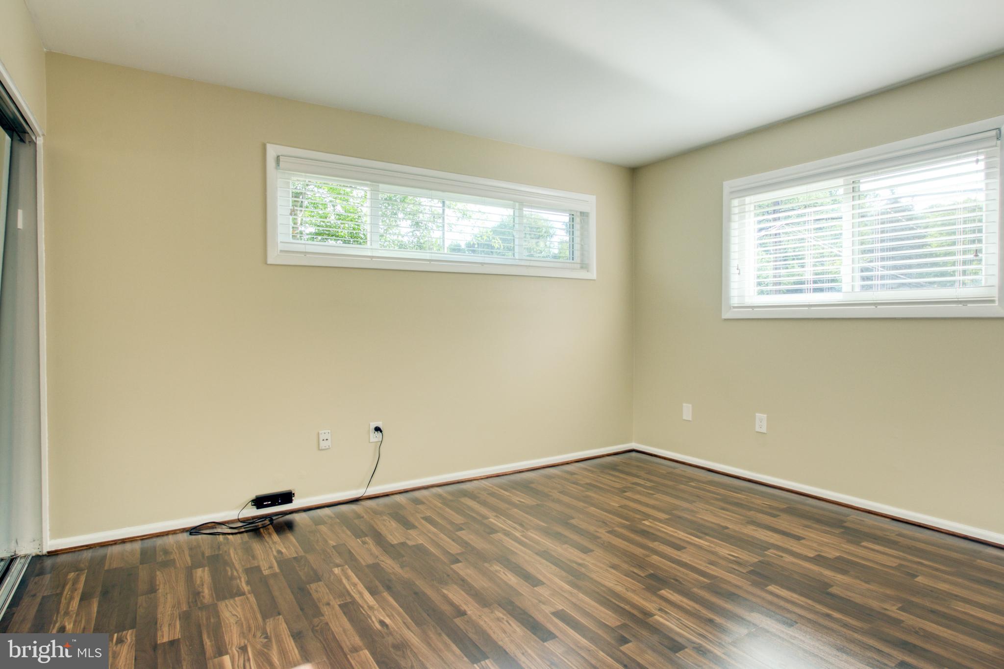 VIENNA WOODS - Residential Lease