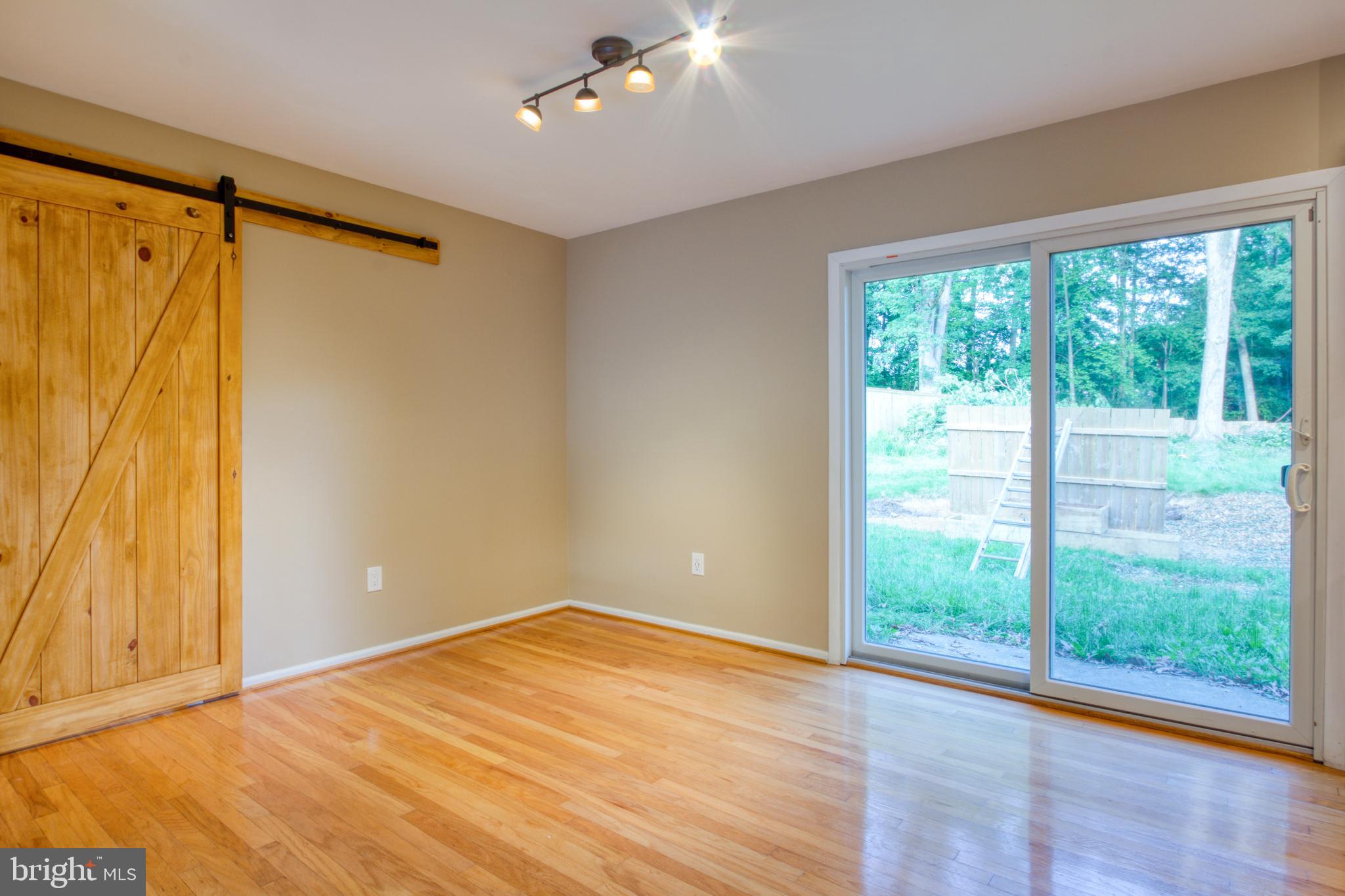 VIENNA WOODS - Residential Lease