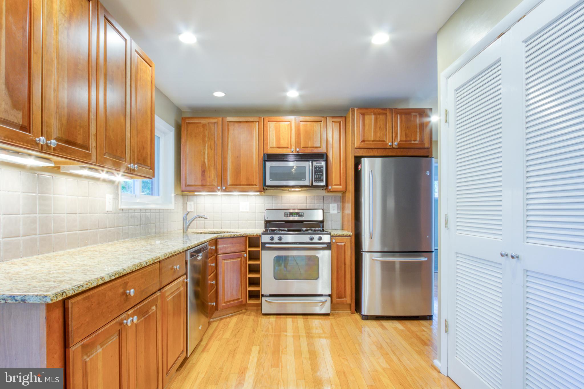 VIENNA WOODS - Residential Lease